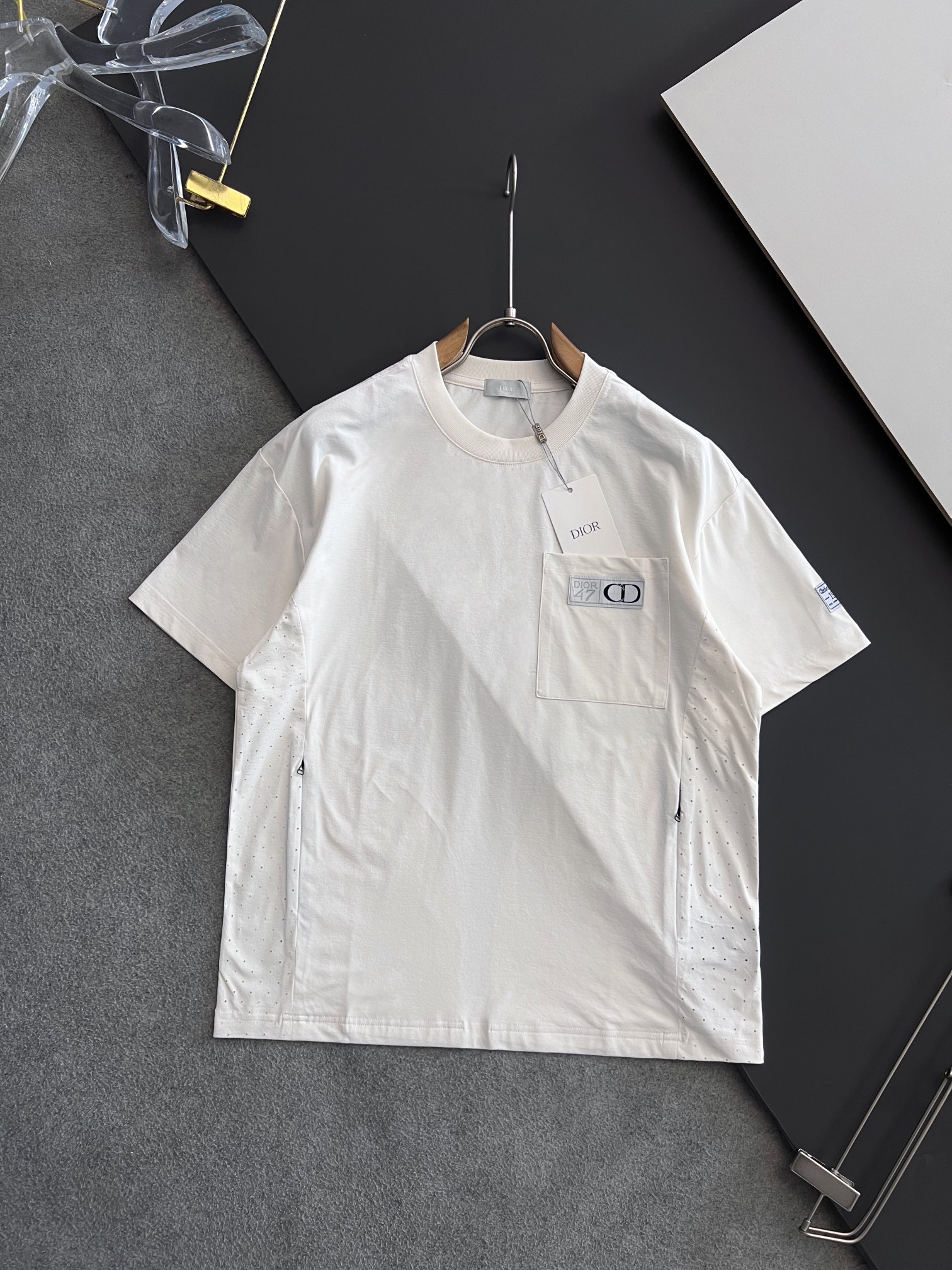 限定セール新品ディオールt シャツスーパーコピー おしゃれ ゆったりとしたシルエット_1