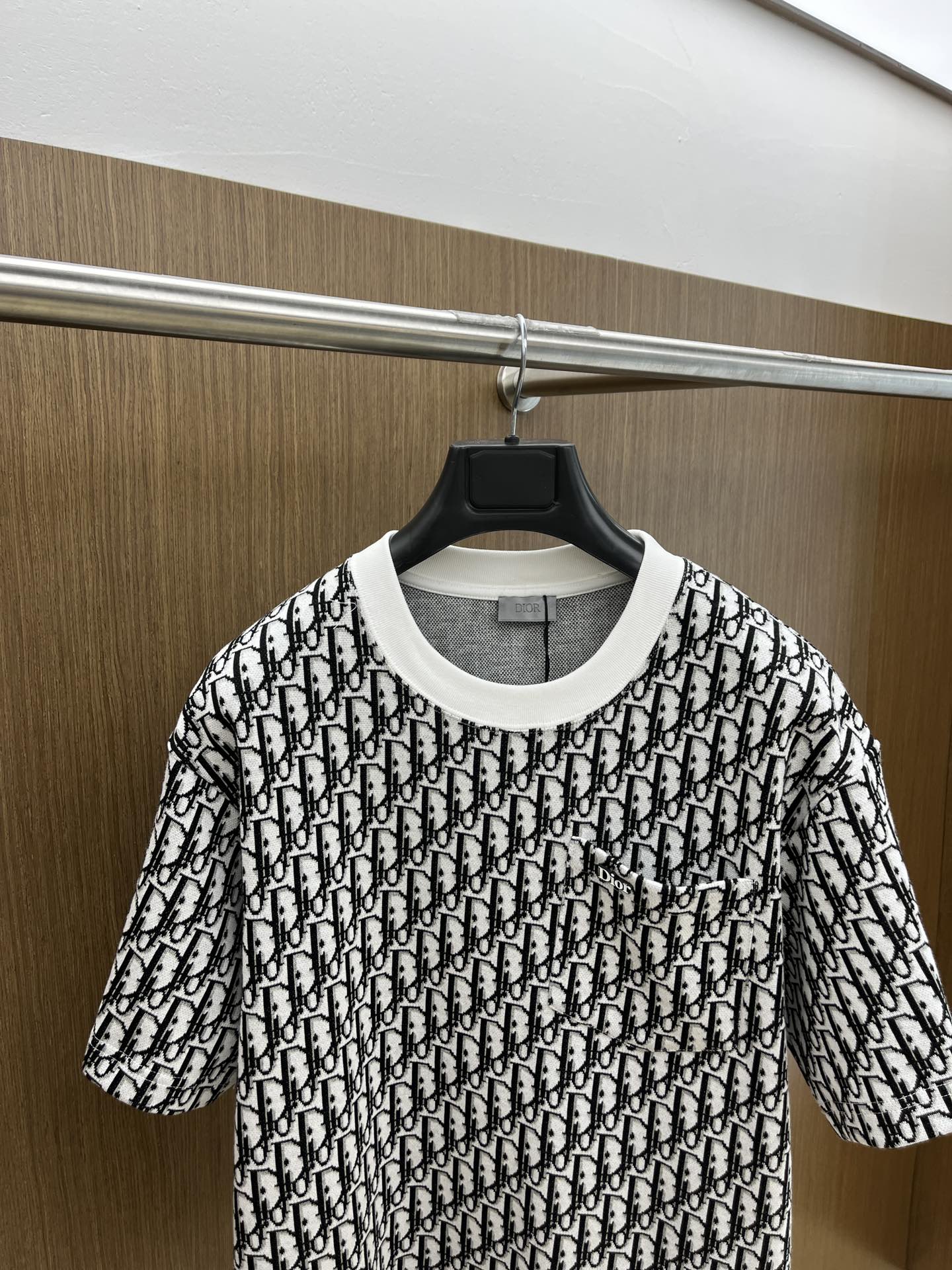 お洒落優れたレディースディオール tシャツ コピー 高級な着心地 贅沢な素材 フィット感_2
