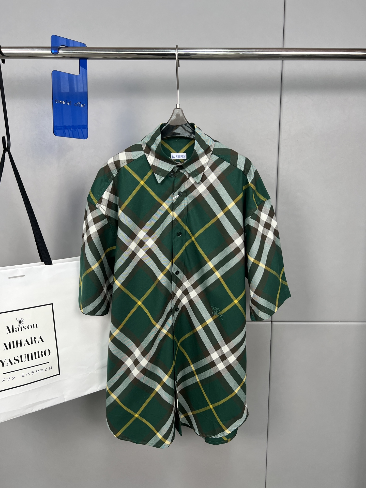 【値下げ！】バーバリーレディースtシャツコピー 優雅な雰囲気 幅広いシーン_2