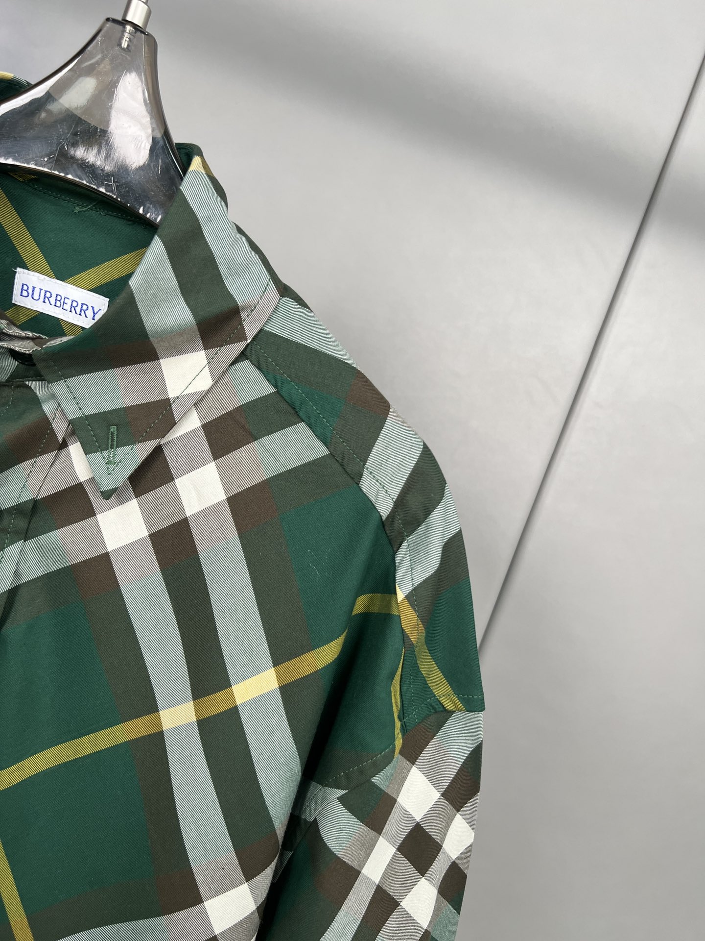 【値下げ！】バーバリーレディースtシャツコピー 優雅な雰囲気 幅広いシーン_3