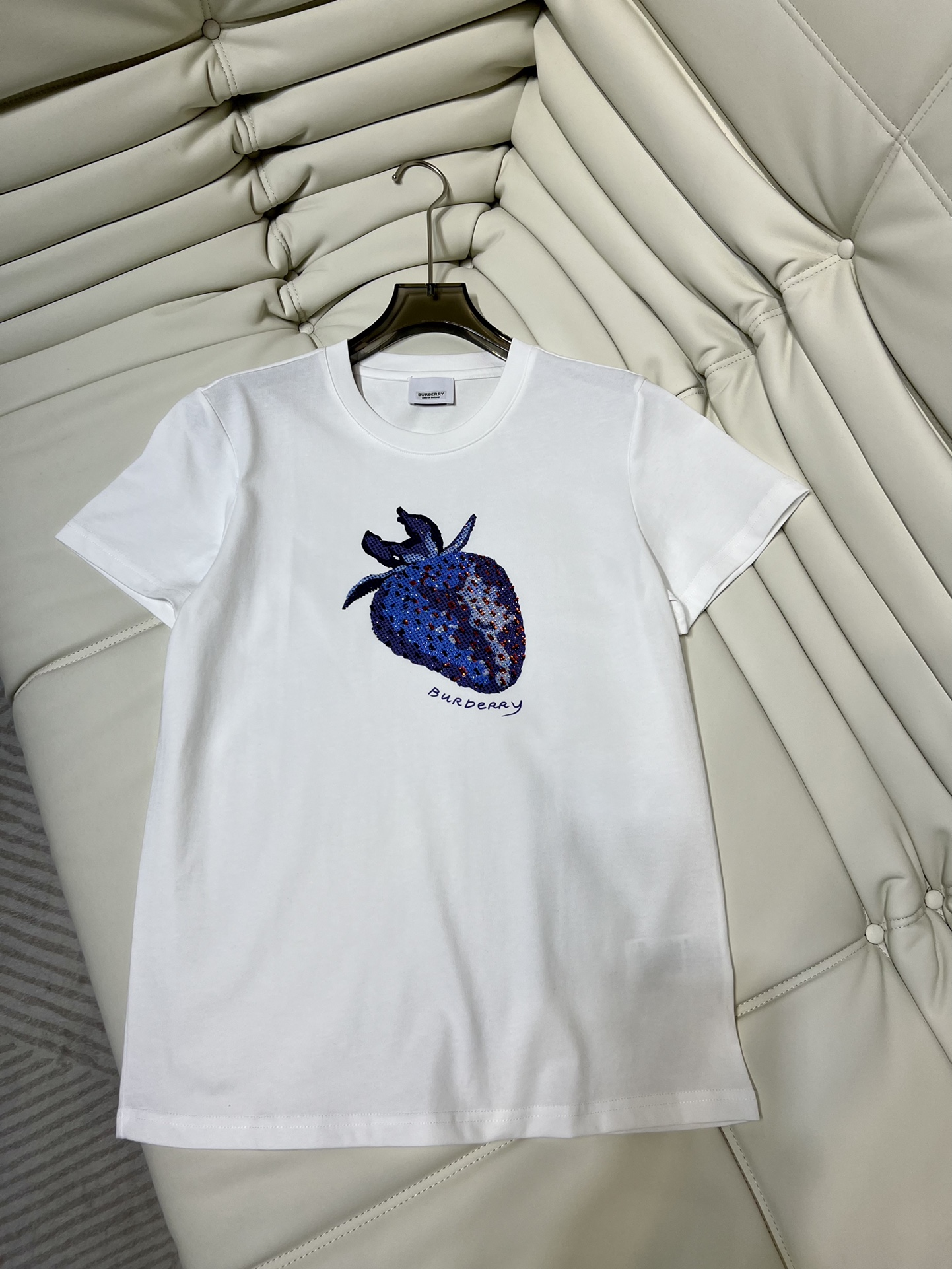 愛用率高い新作バーバリーtシャツスーパーコピー 上質な素材 幅広いスタイルにマッチ_2