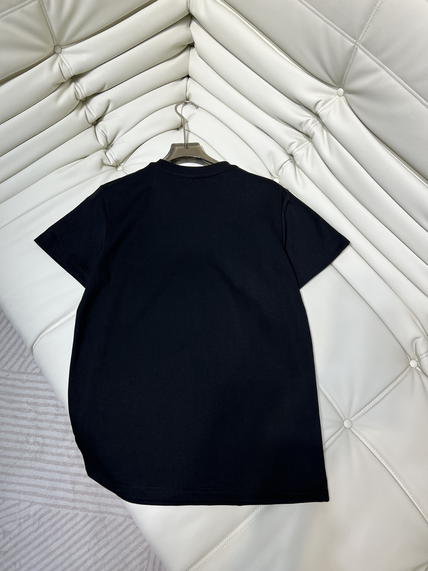 一番旬になるバーバリーコーデtシャツコピー 上質な素材 幅広いスタイルにマッチ_4