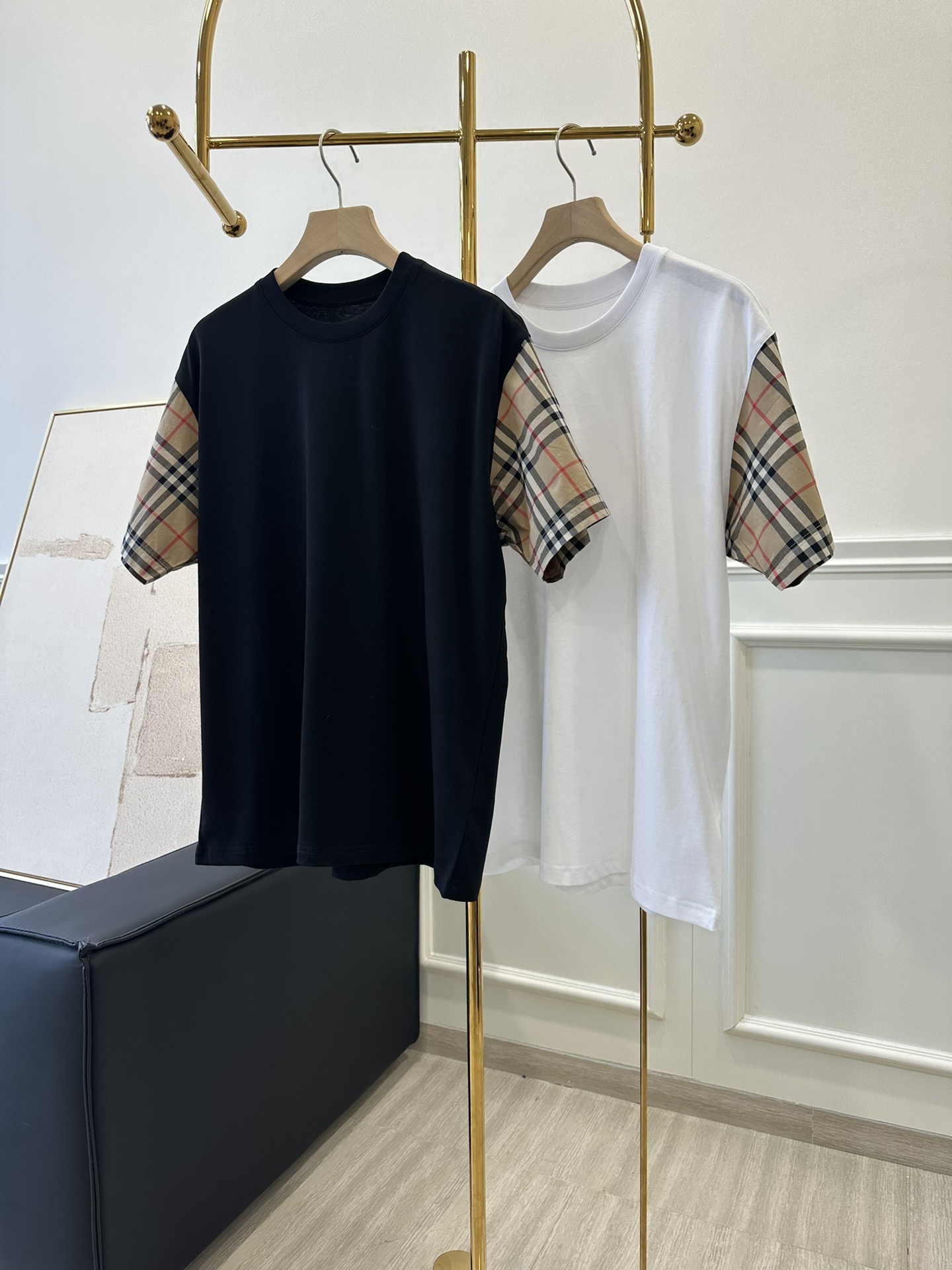 センスを格上げ公式バーバリーtシャツ偽物 コットン素材 快適で通気性抜群_2