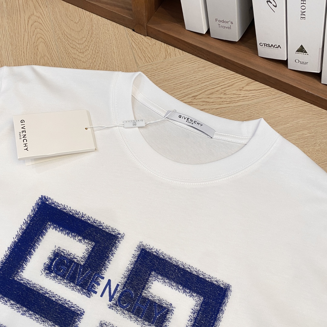 海外先行発売！レディースジバンシーtシャツ コピー 軽くて 柔らかい素材 カジュアル_5