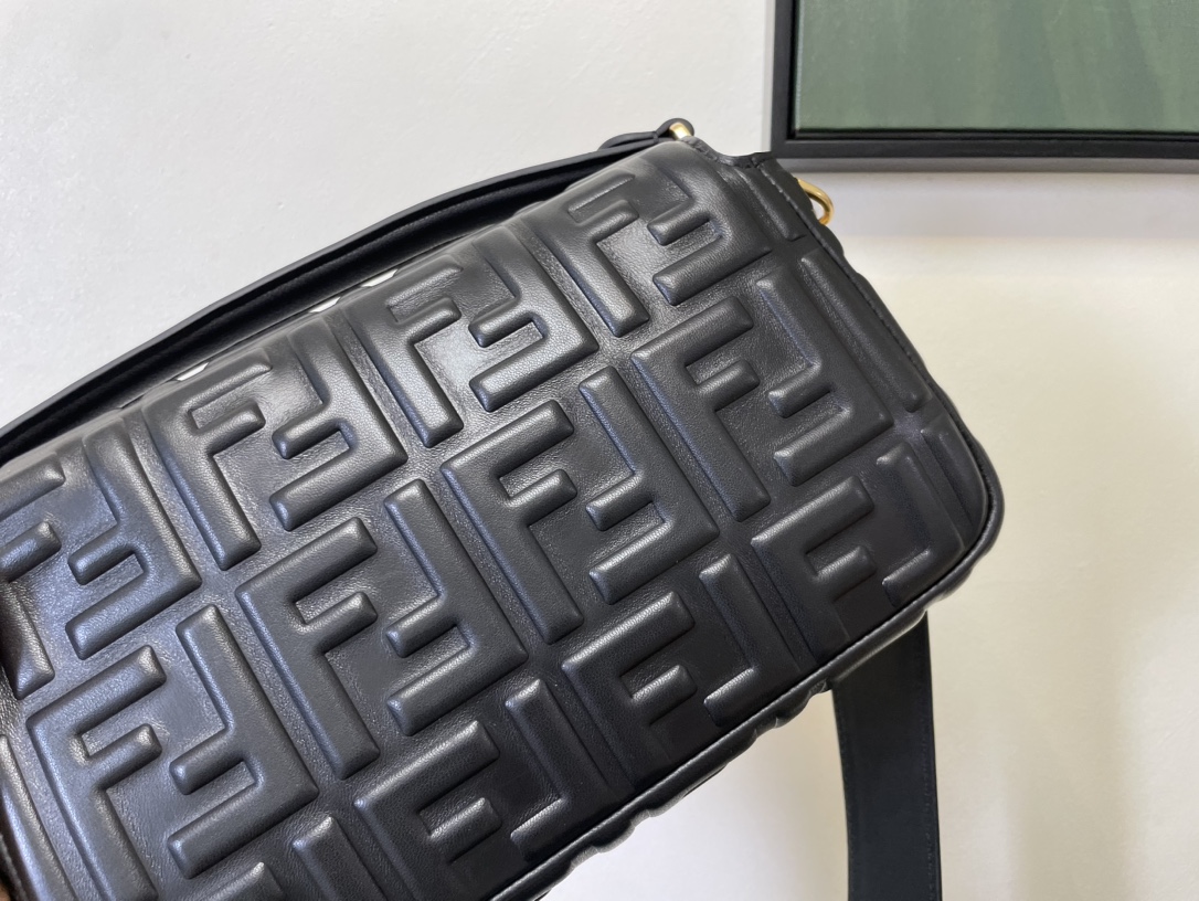 抜群な新鮮度フェンディ人気 カバン スーパーコピーバゲットシリーズ FFエンボスデザイン_5