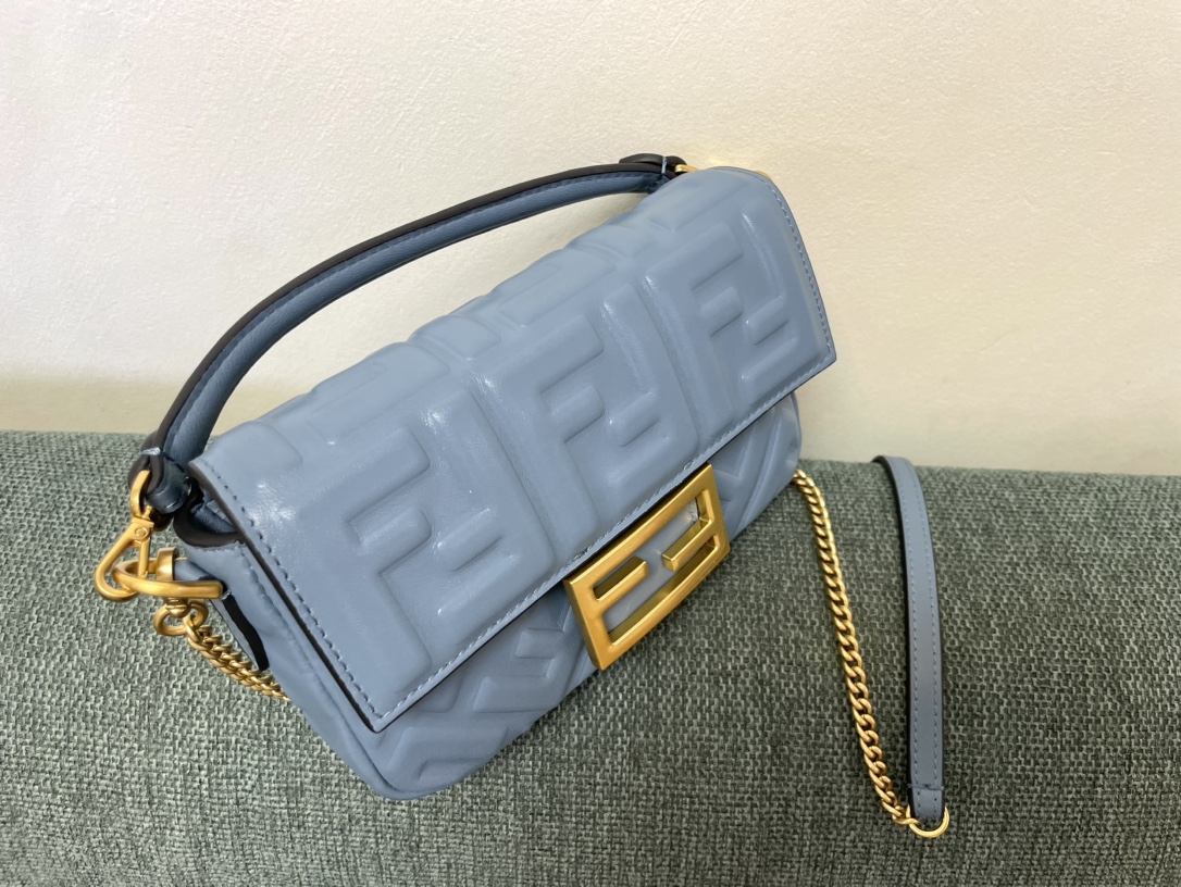 【今期の売れ筋アイテム】 レディースフェンディ カバン偽物バゲットシリーズ FFエンボスデザイン_3