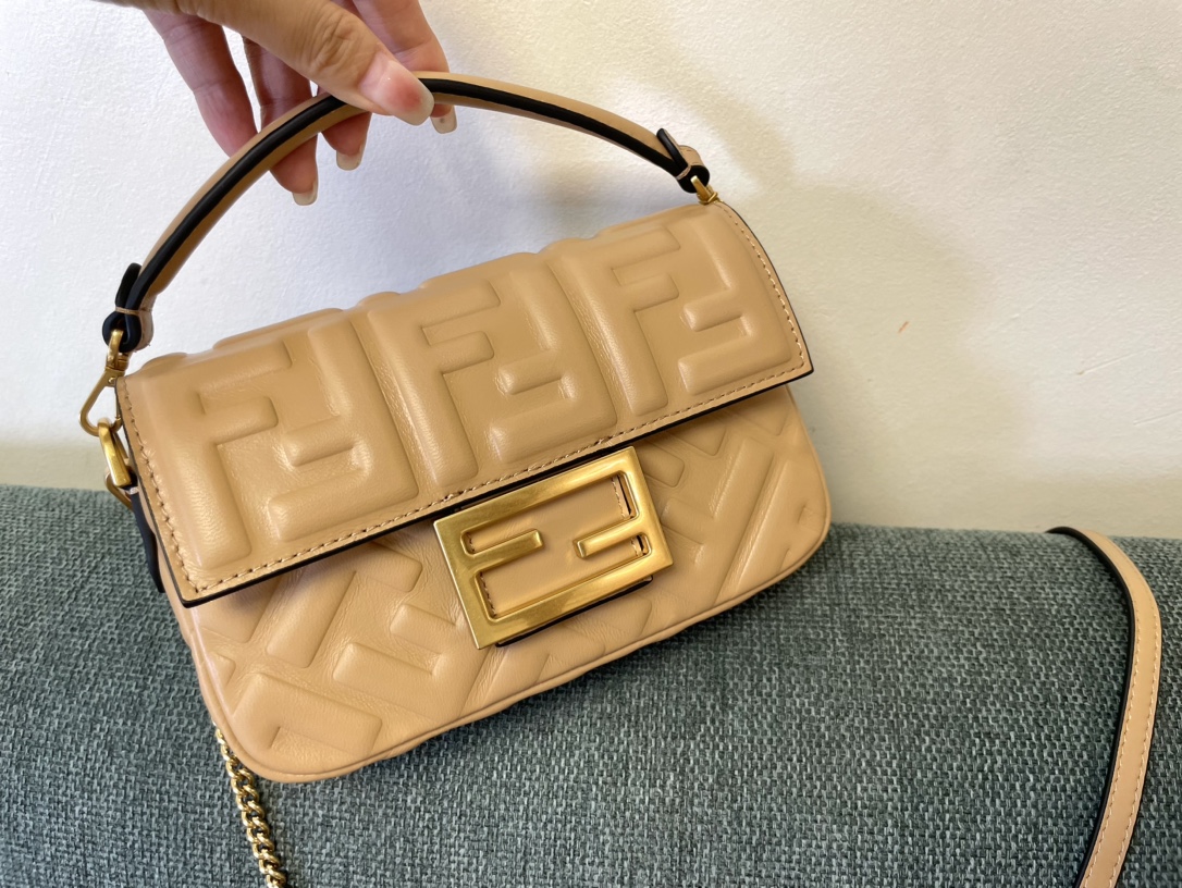 多色可選  爆買い カバン フェンディ偽物バゲットシリーズ FFエンボスデザイン_3