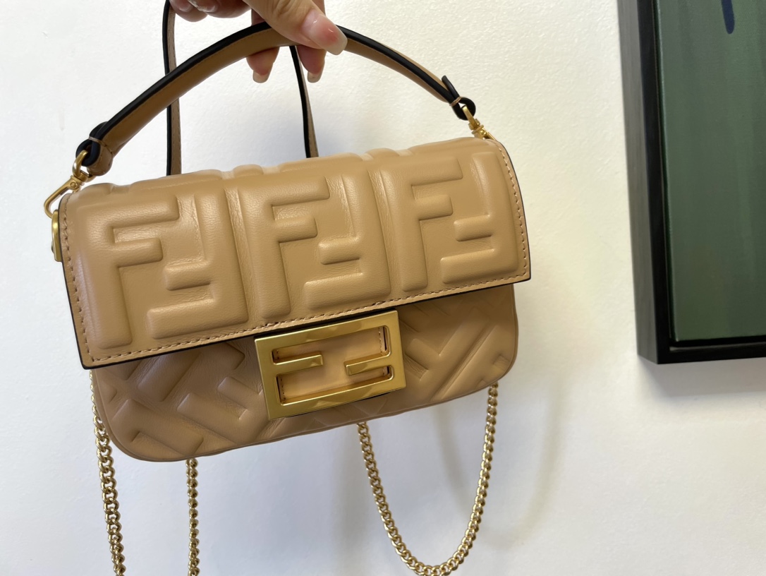 多色可選  爆買い カバン フェンディ偽物バゲットシリーズ FFエンボスデザイン_4