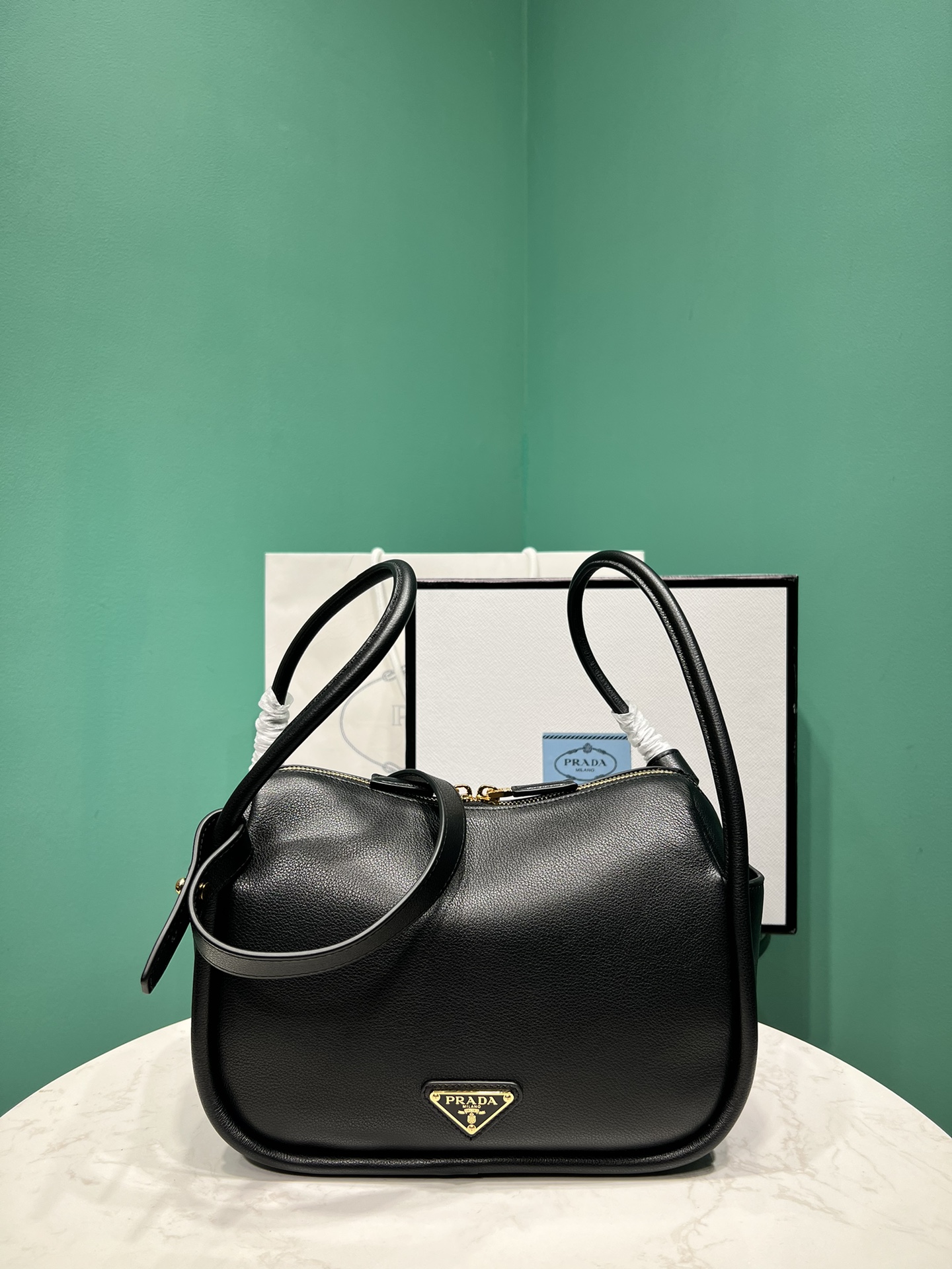 超限定即完売プラダカバン偽物 Lindy  金属アクセサリー 実用的なデザイン_1