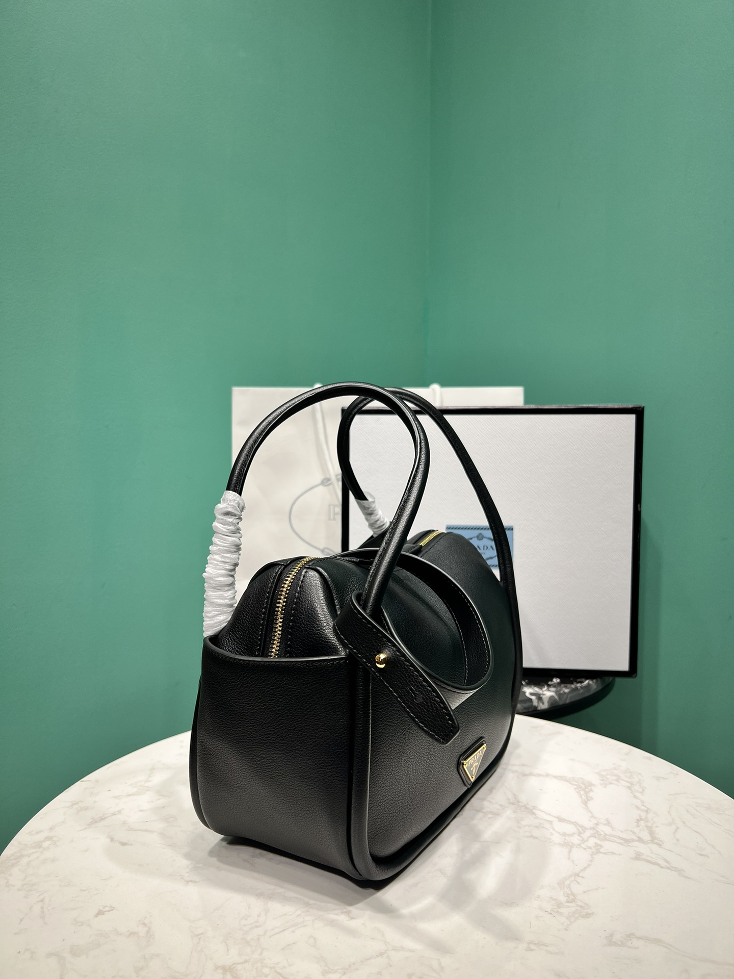 超限定即完売プラダカバン偽物 Lindy  金属アクセサリー 実用的なデザイン_2
