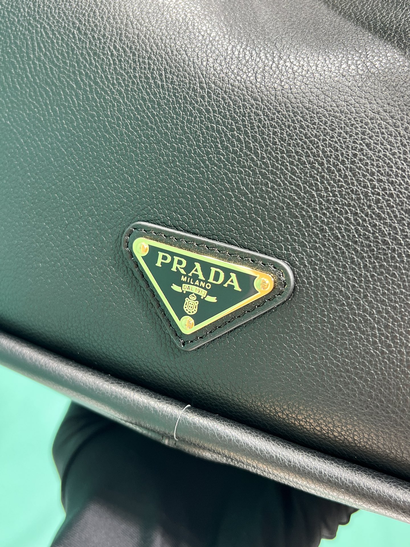 超限定即完売プラダカバン偽物 Lindy  金属アクセサリー 実用的なデザイン_5