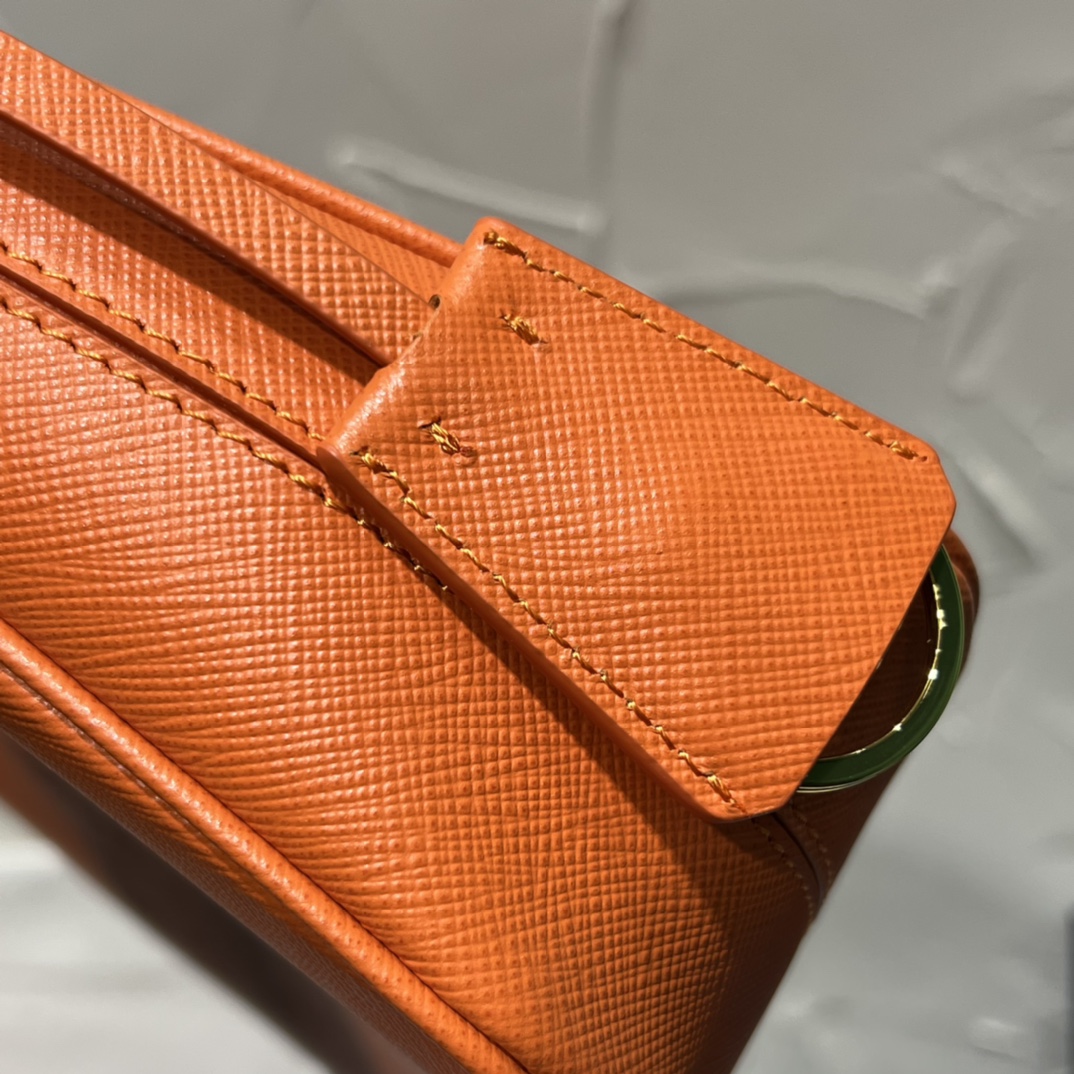 一番旬になるプラダバッグn級品 手提げ 肩掛け 大容量_6