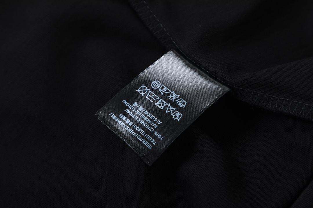抜群な新鮮度バレンシアガメルカリ tシャツ スーパーコピー 柔らかなコットン素材 トレンド感 ブランドロゴ_6