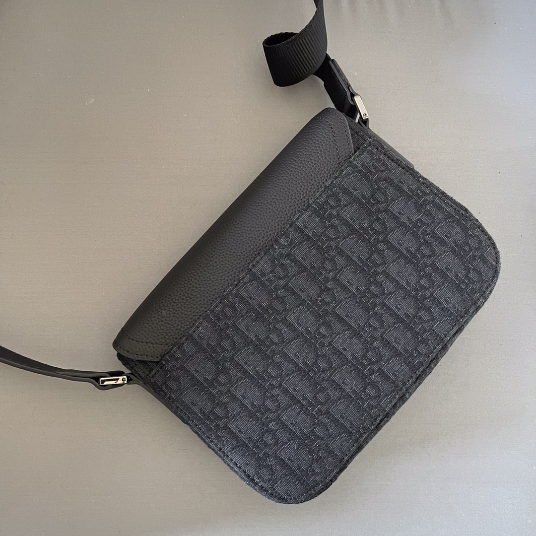 品質保証 定番人気 カバン ディオールスーパーコピーサドルメッセンジャーバッグ クラシック D8015_3