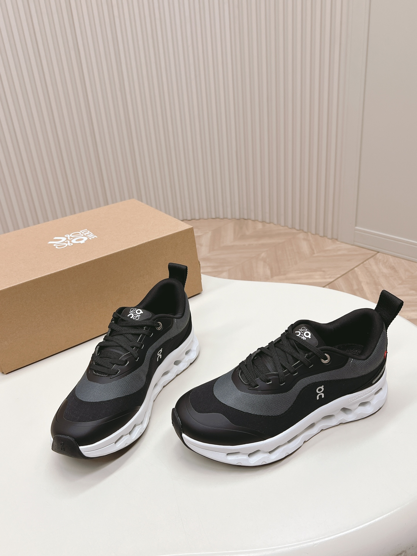 数量限定爆買いロエベアウトレットスニーカースーパーコピーロエベとOnのコラボレーション_3