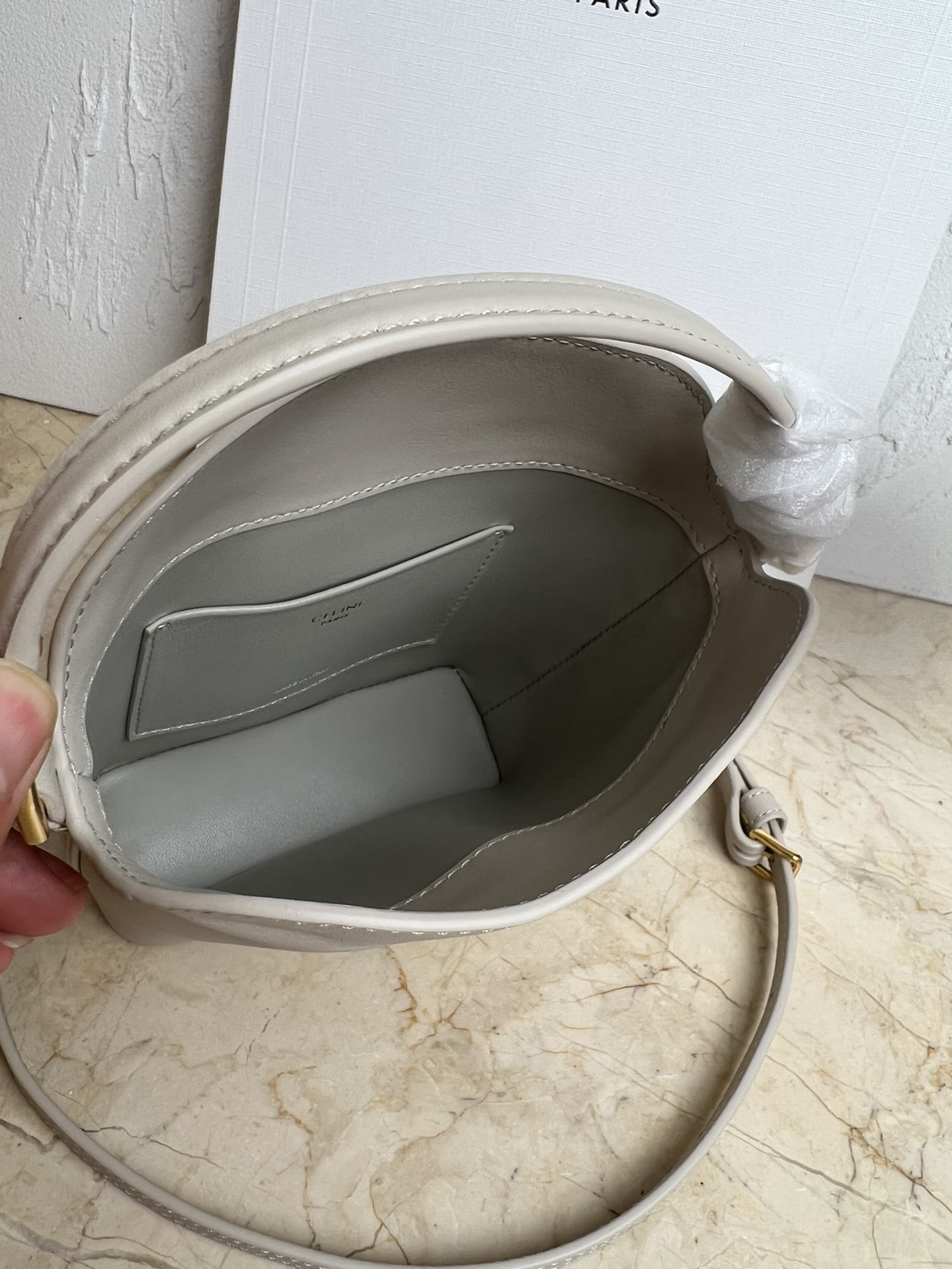 驚きの破格値人気のセリーヌバッグ  ショルダーn級品   牛革バケットバッグ_4