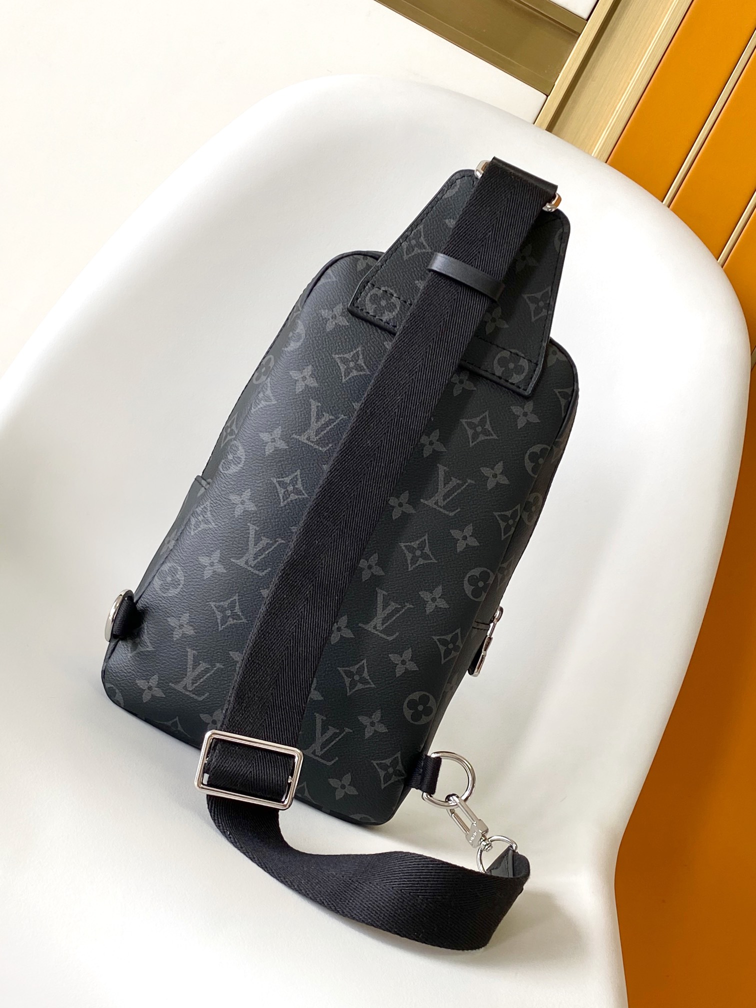 新作入荷定番ルイヴィトン カバン 結婚式偽物N41719 アベニューシリーズのショルダーバッグ_3