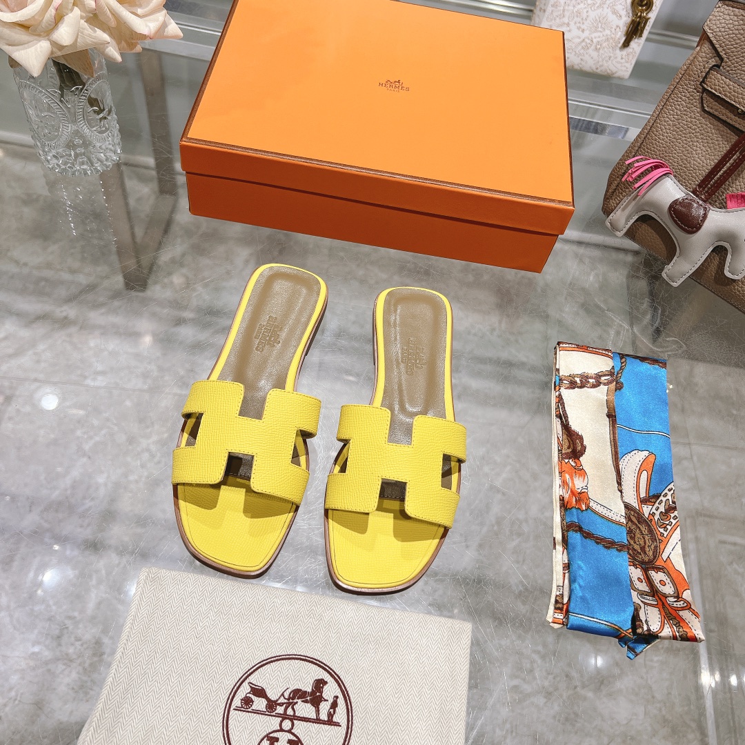 注目美品結婚式 エルメス サンダルコピーアッパーは牛革 イタリア製の牛革ソール_1