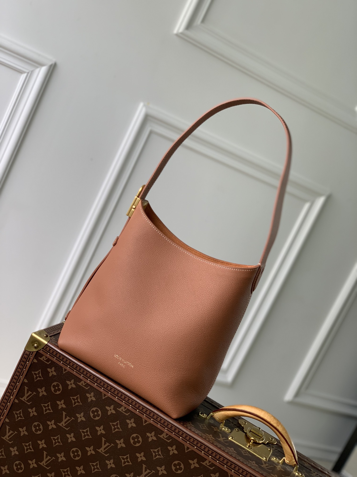 低価直輸入専門店ルイヴィトン鞄コピー人気シリーズ Low Key Hobo_2
