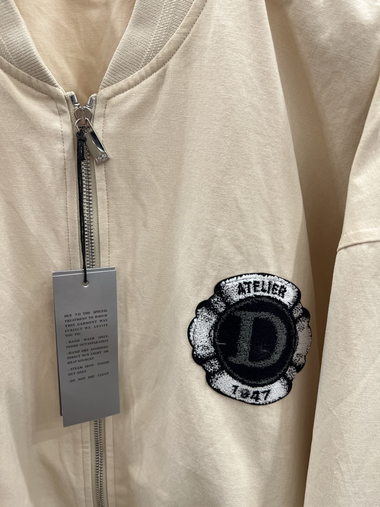 オシャレにお得100%新品ディオール アウター偽物美しいシルエット ユニセックスデザイン_4