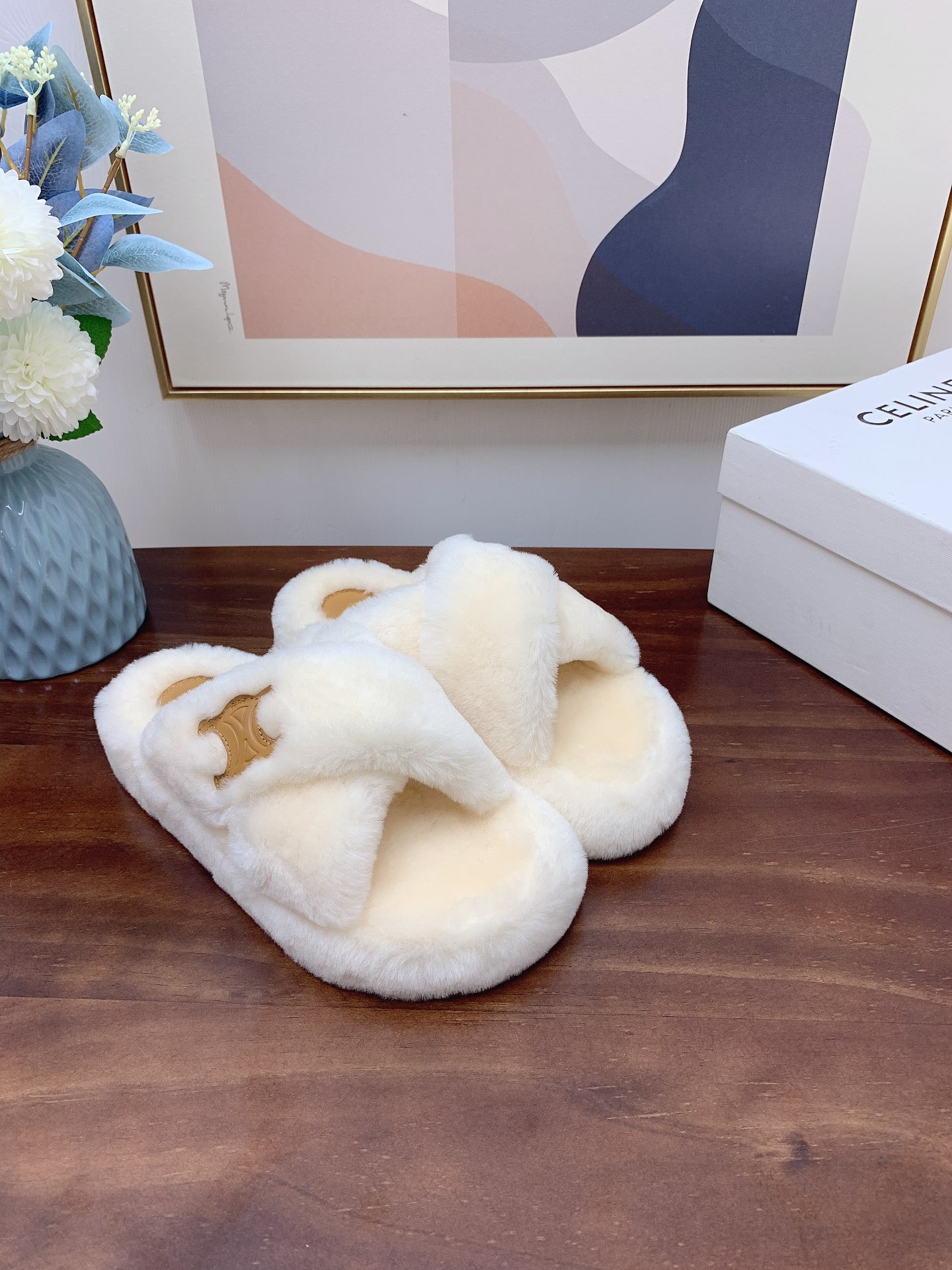 人気流行品 セリーヌ スリッポン偽物 サンダル ふんわり あるきやすい ロゴ ホワイト_3