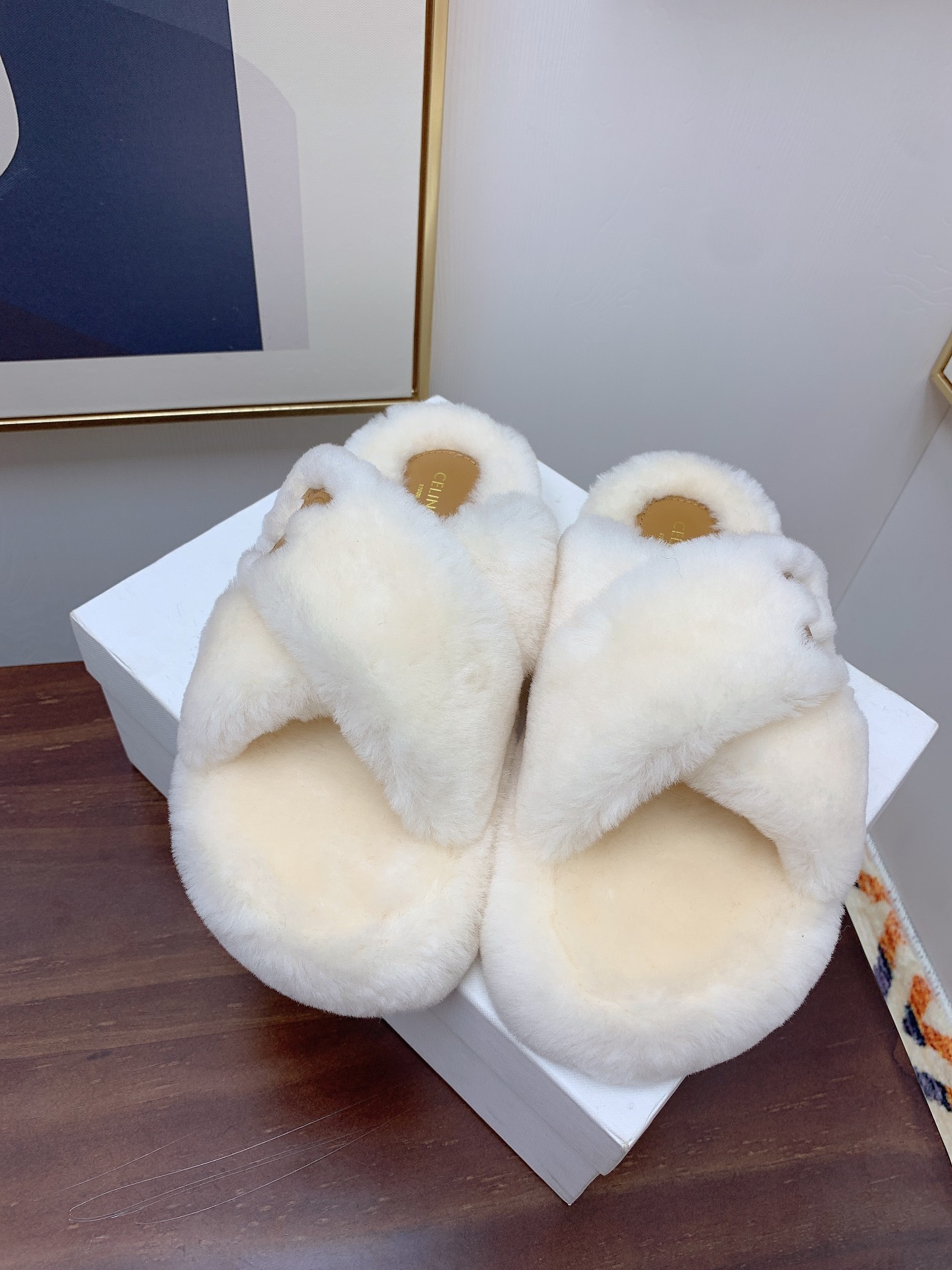 人気流行品 セリーヌ スリッポン偽物 サンダル ふんわり あるきやすい ロゴ ホワイト_5