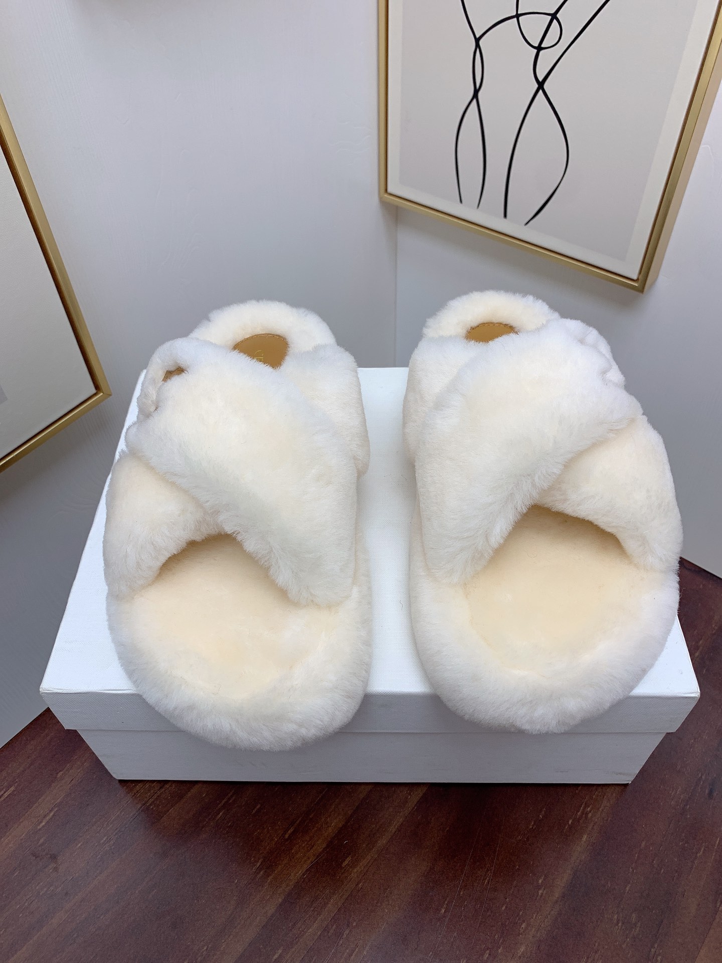人気流行品 セリーヌ スリッポン偽物 サンダル ふんわり あるきやすい ロゴ ホワイト_6