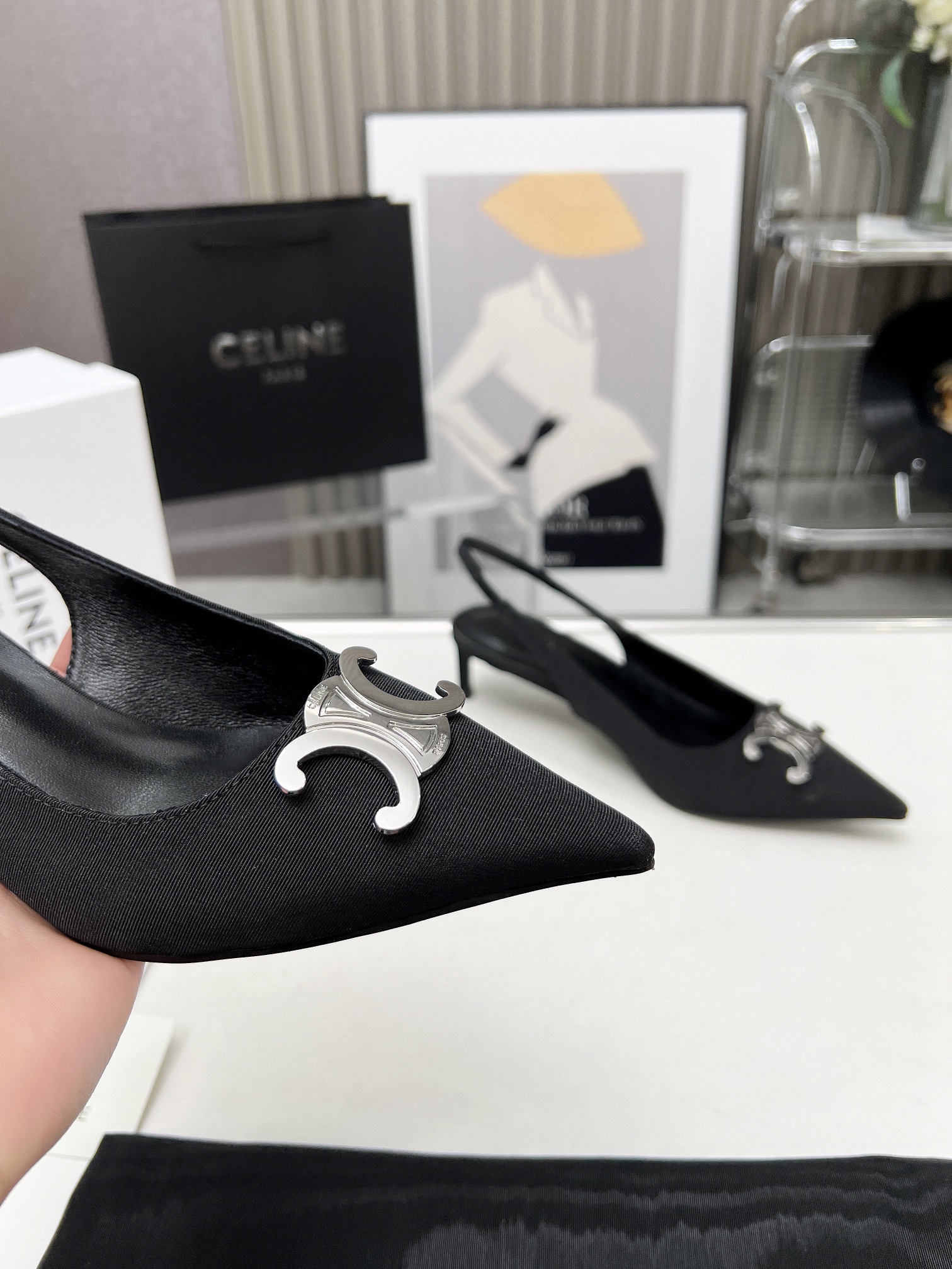 びっくりした価格 セリーヌ値上がりコピー パップス レディース 優雅シューズ 5㎝ヒール 美脚 ブラック_6