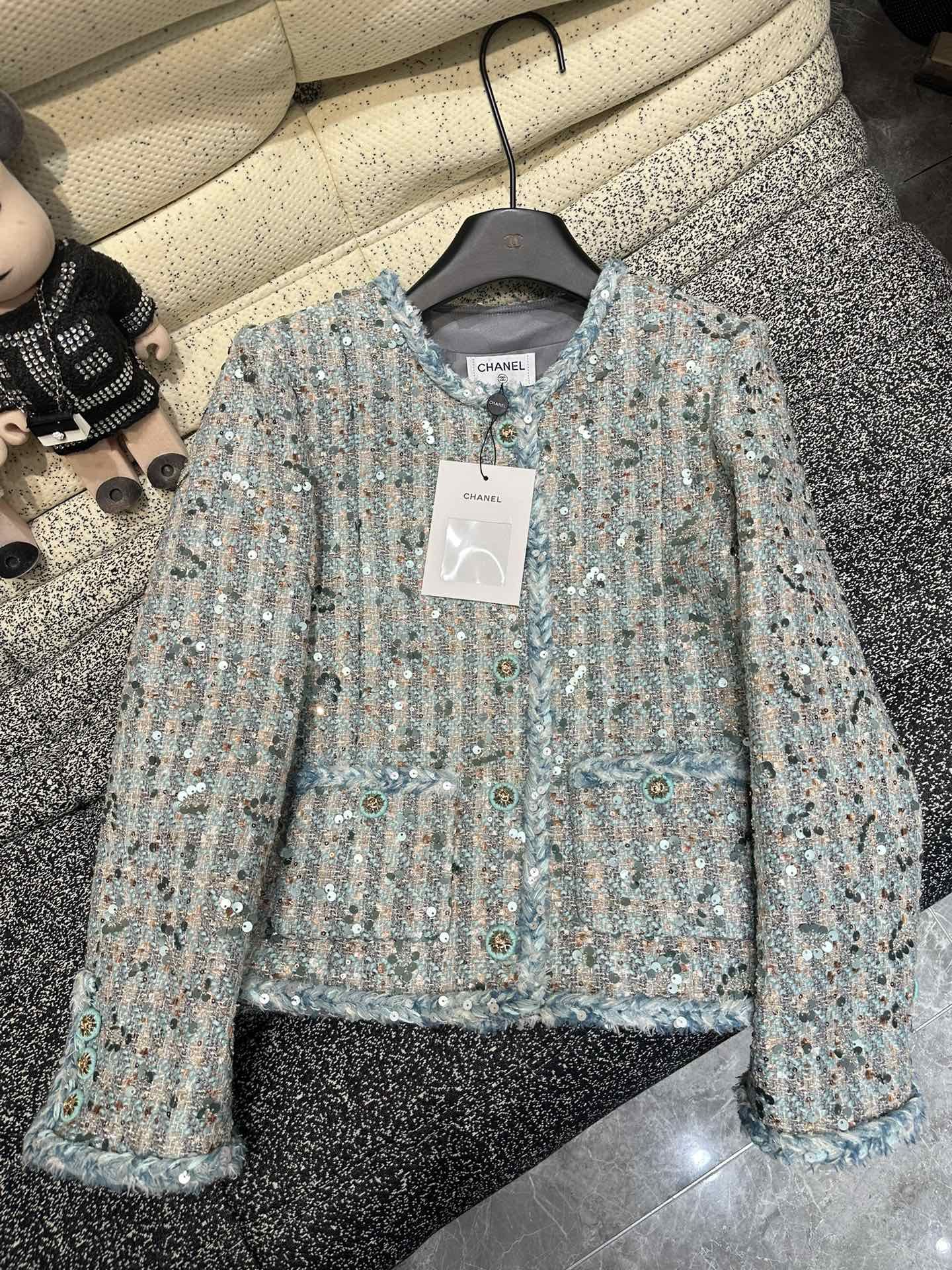 今季のシャネル ジャケット メルカリコピー アウター トップス 暖かい 優雅 レディ 高級感 ファッション グレイ_3