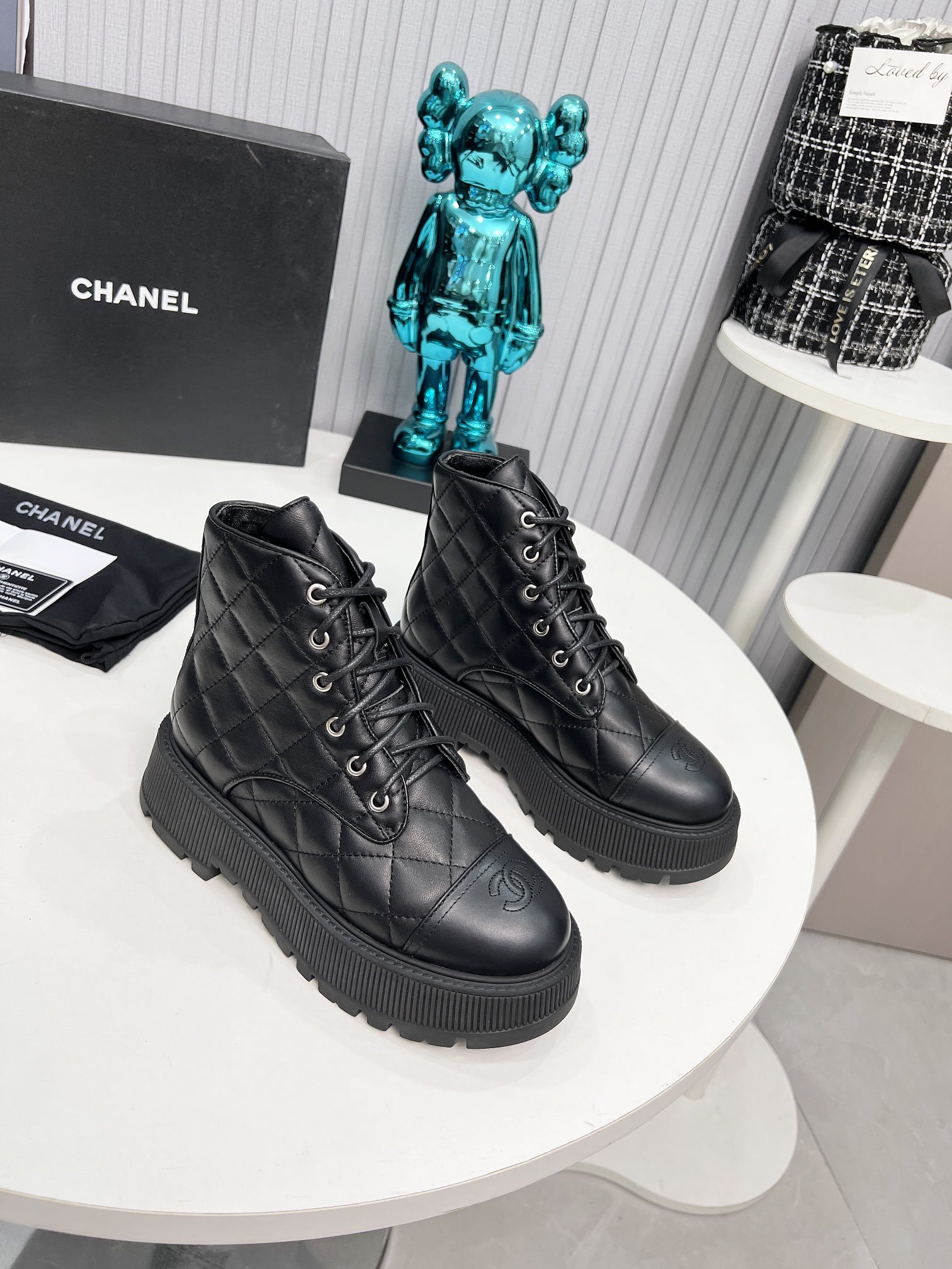 シャネルシューズＮ級品 ブーツ ハイカット 厚底 あるきやすい ファッション ブラック_2