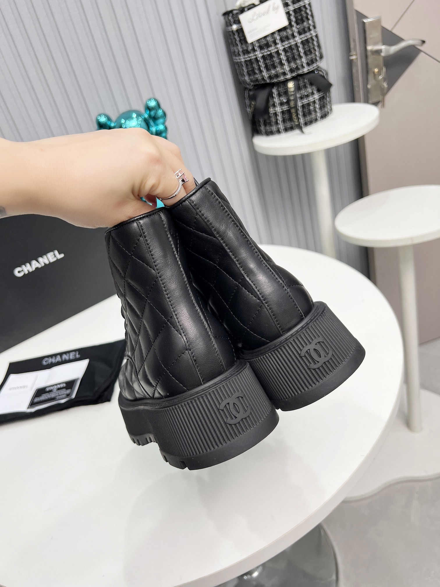 シャネルシューズＮ級品 ブーツ ハイカット 厚底 あるきやすい ファッション ブラック_4