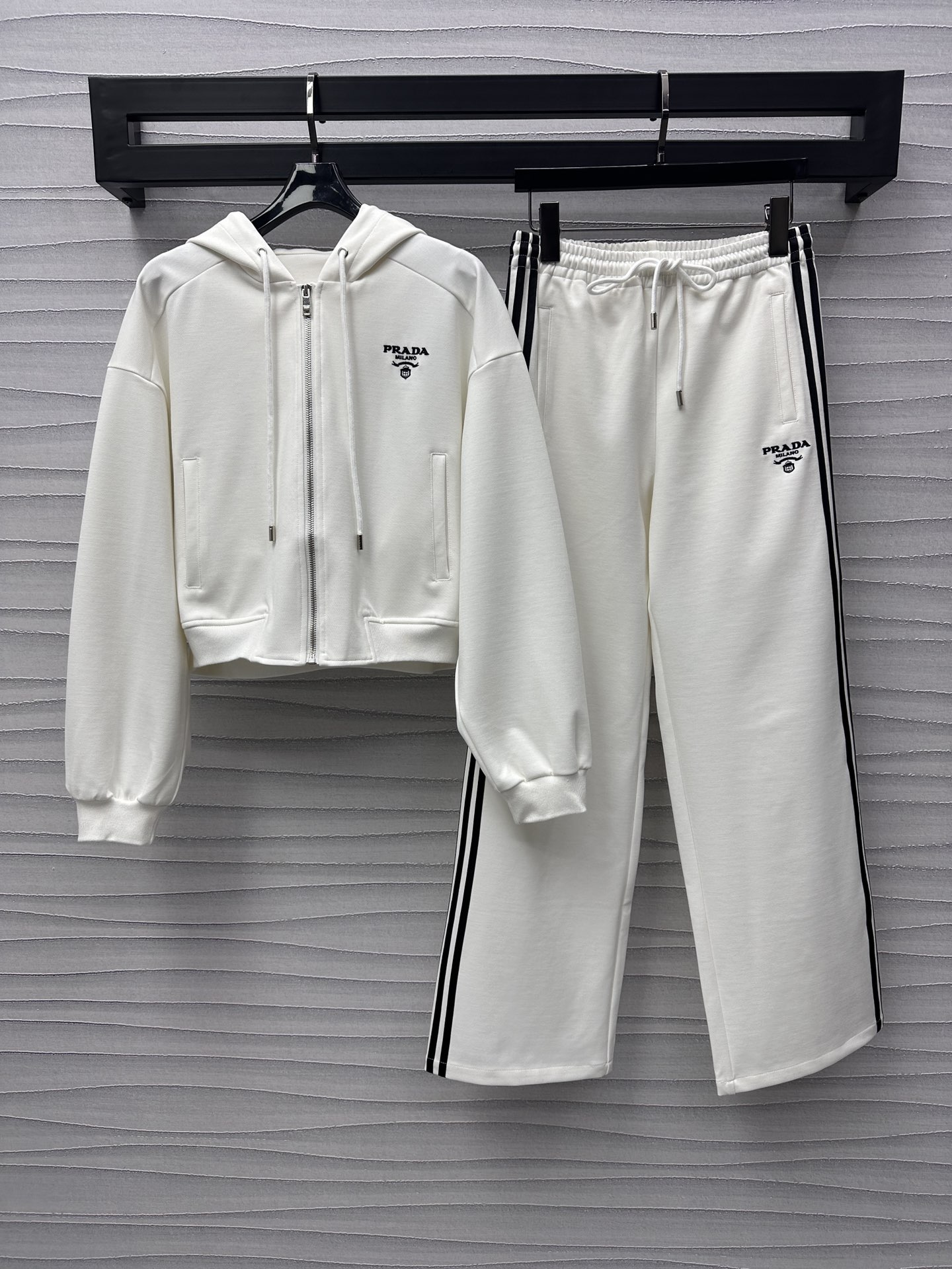 プラダルックコピー 運動服 2点セット ジャケット ズボン カジュアル 純綿 ランニング ブラック_1