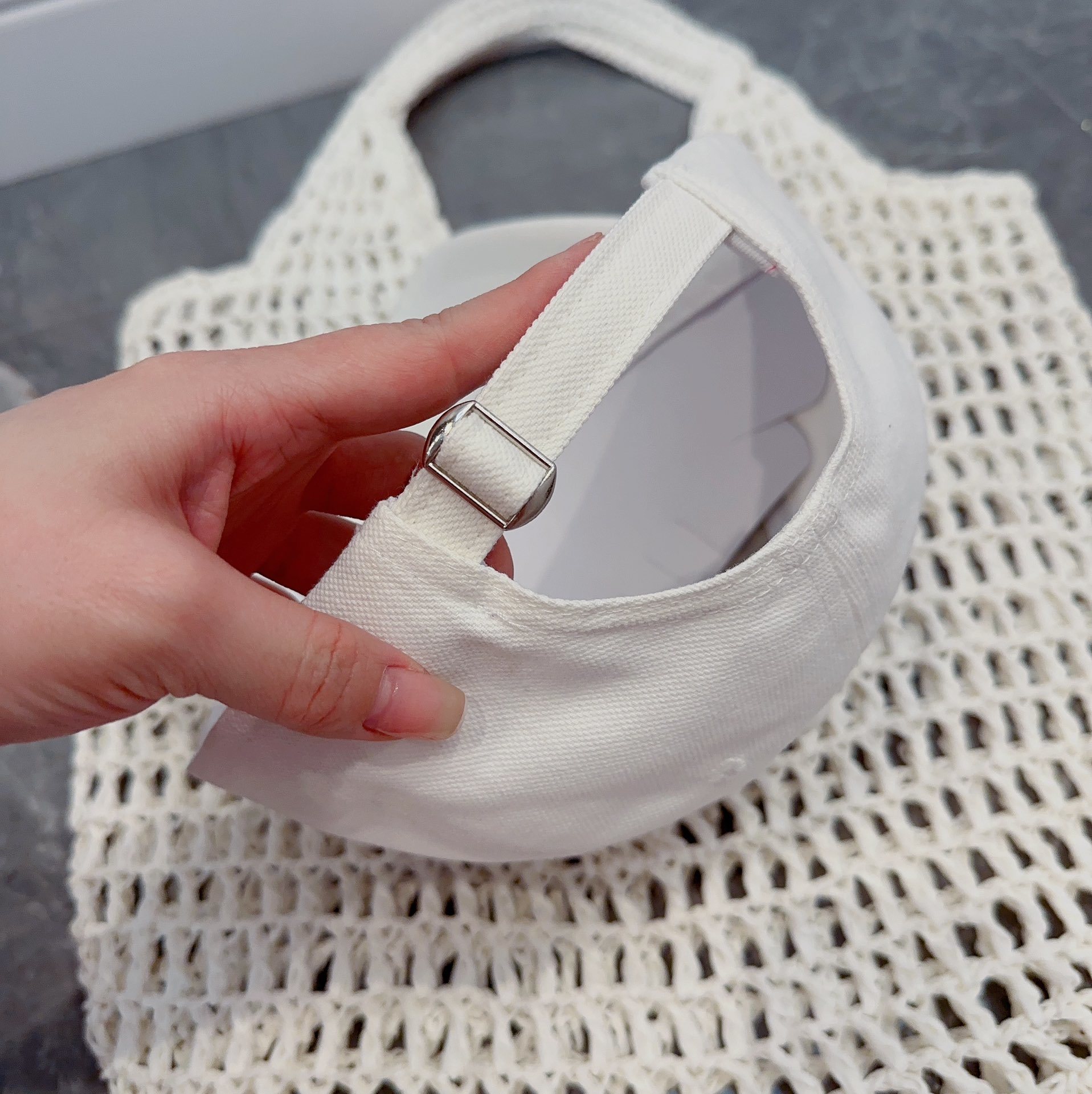 ミュウミュウキーホルダー偽物 キャップ  日焼け止め 帽子 運動 ダイヤ飾り キラキラ 眩しい ホワイト_6