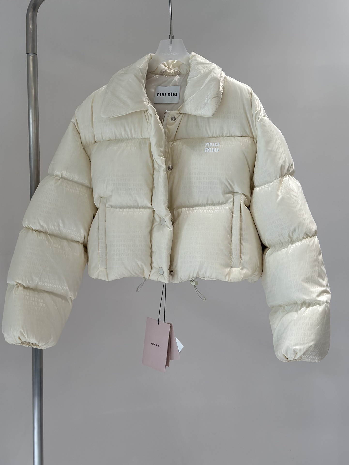 miu miu ダウン コートコピー トップス ダウンジャケット アウター 保温 柔軟 暖かい シンプル レディ ホワイト_3