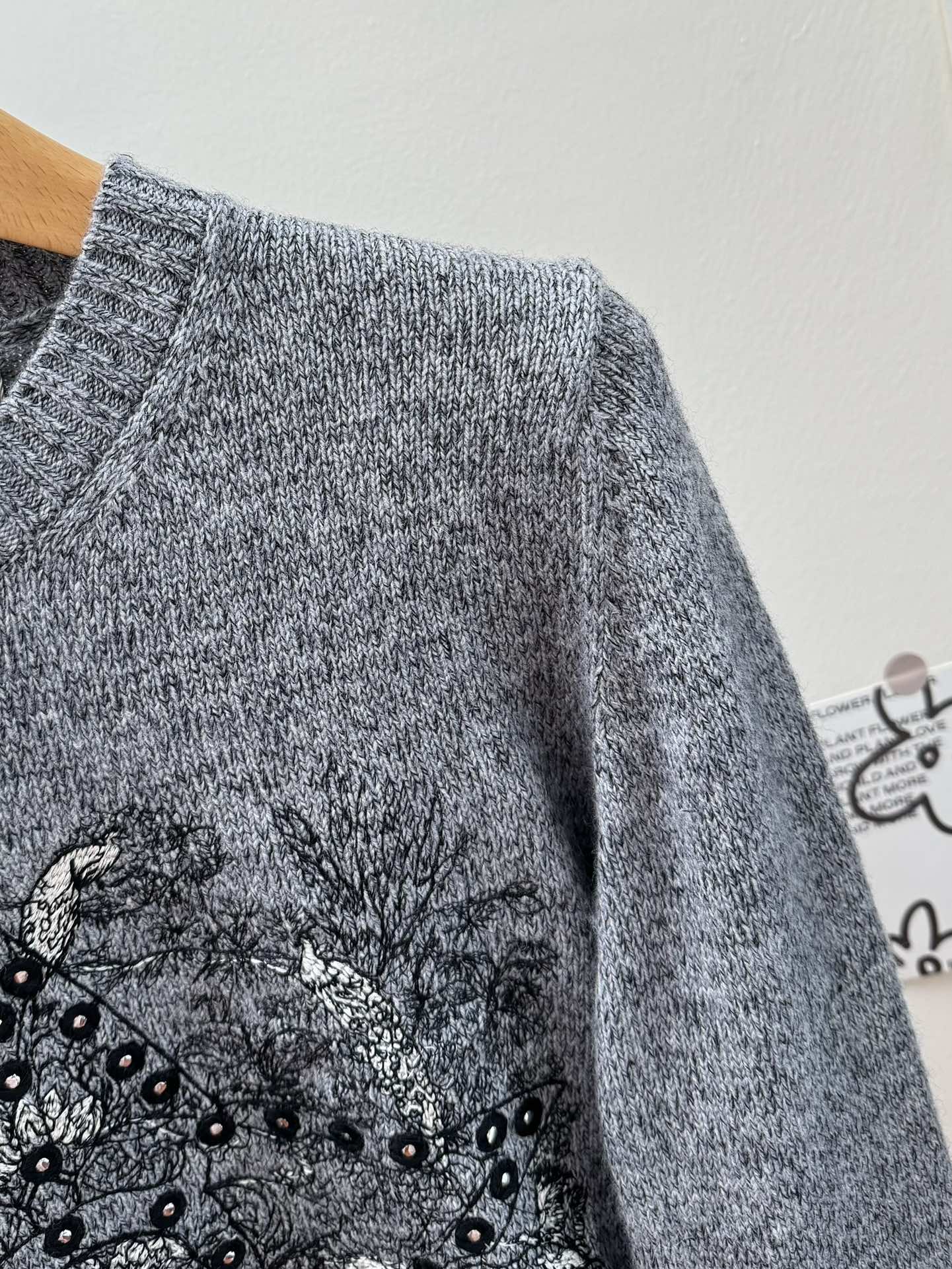 お値打ち価格 ディオール セータースーパーコピー ニット トップス 柔らかい 厚い 刺繍 グレイ_4
