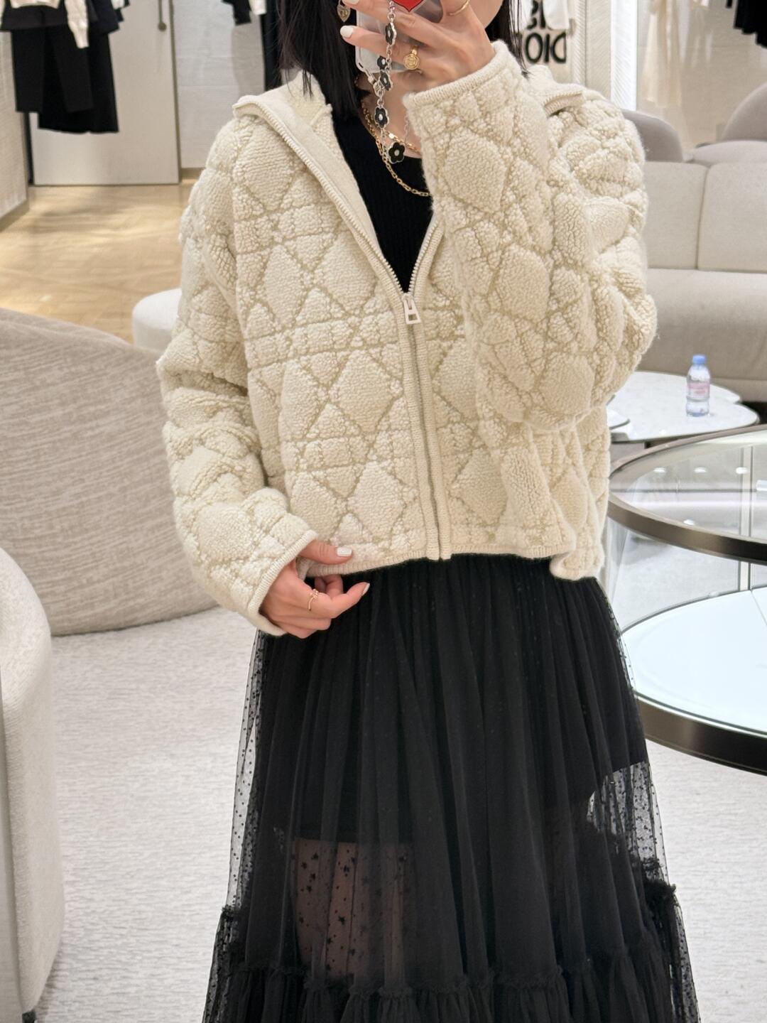 ディオールオム ジャケット偽物 暖かい トップス アウター 柔らかい 保温 ふんわり 可愛い ホワイト_6