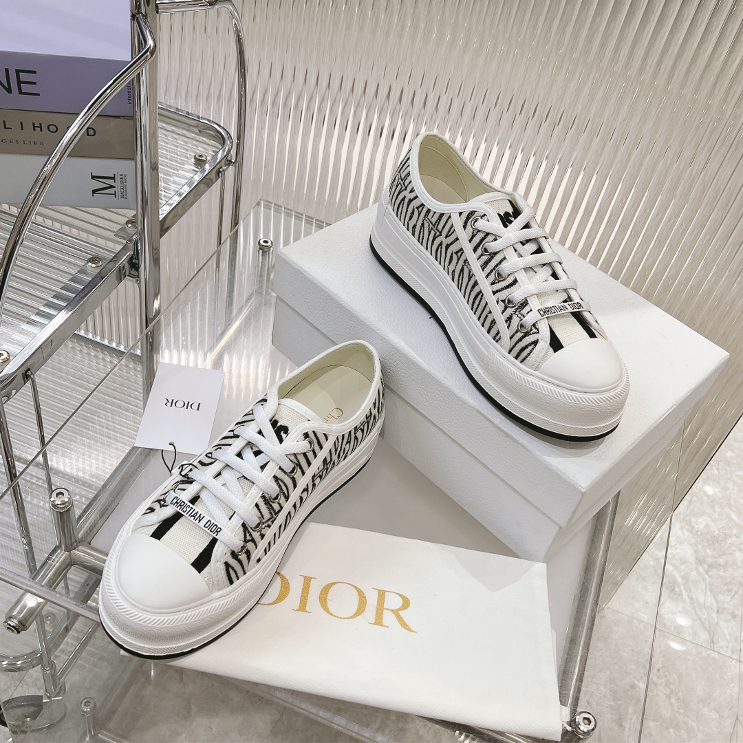 dior スニーカー レディーススーパーコピー 柔軟 歩きやすい カジュアル シューズ 縞 厚底 刺繍 シンプル ブラック_7