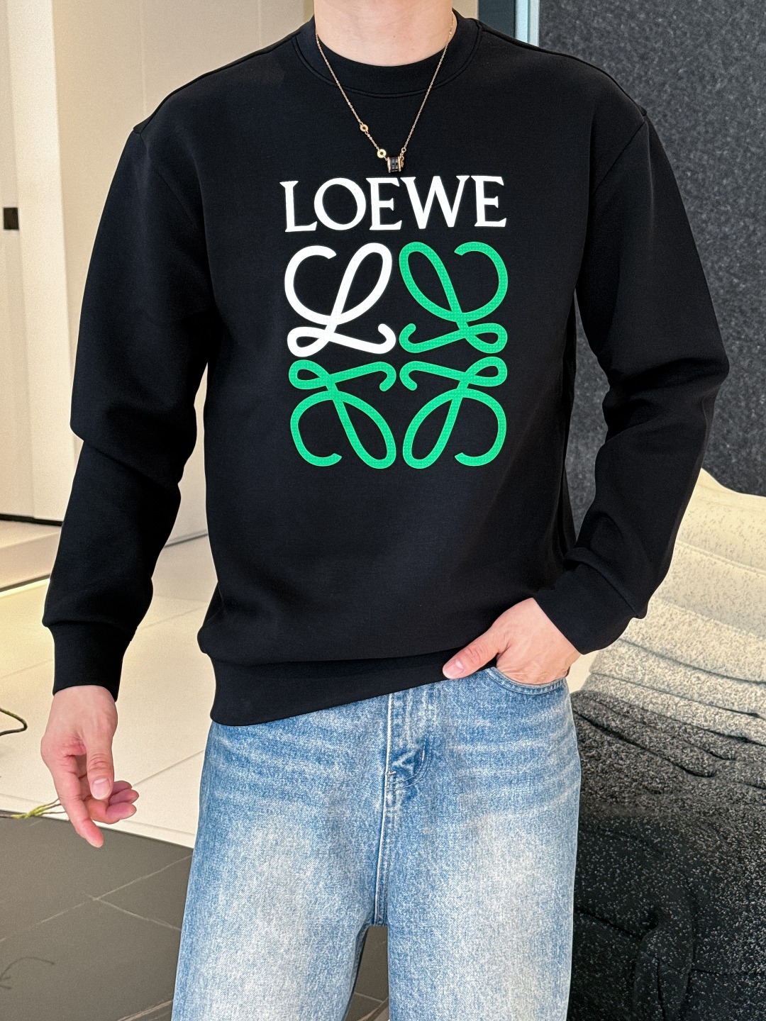 ジブリ パーカー loeweスーパーコピー 柔軟 トップス 純綿 ロゴプリント 最新作 ブラアック_3