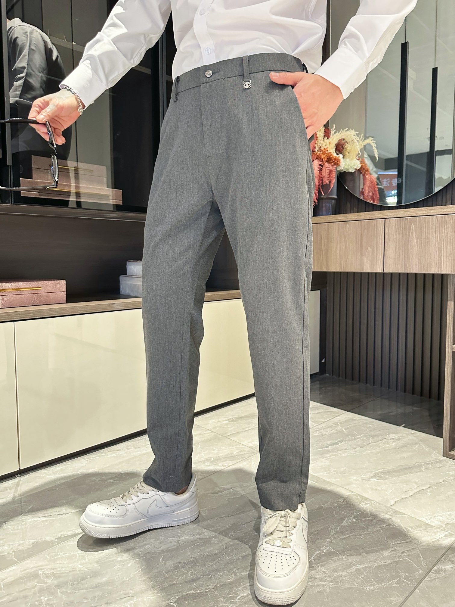 ロエベシャツ メンズ偽物 スラックス 通気性いい カジュアルパンツ 通勤 ズボン ハンサム グレイ_2