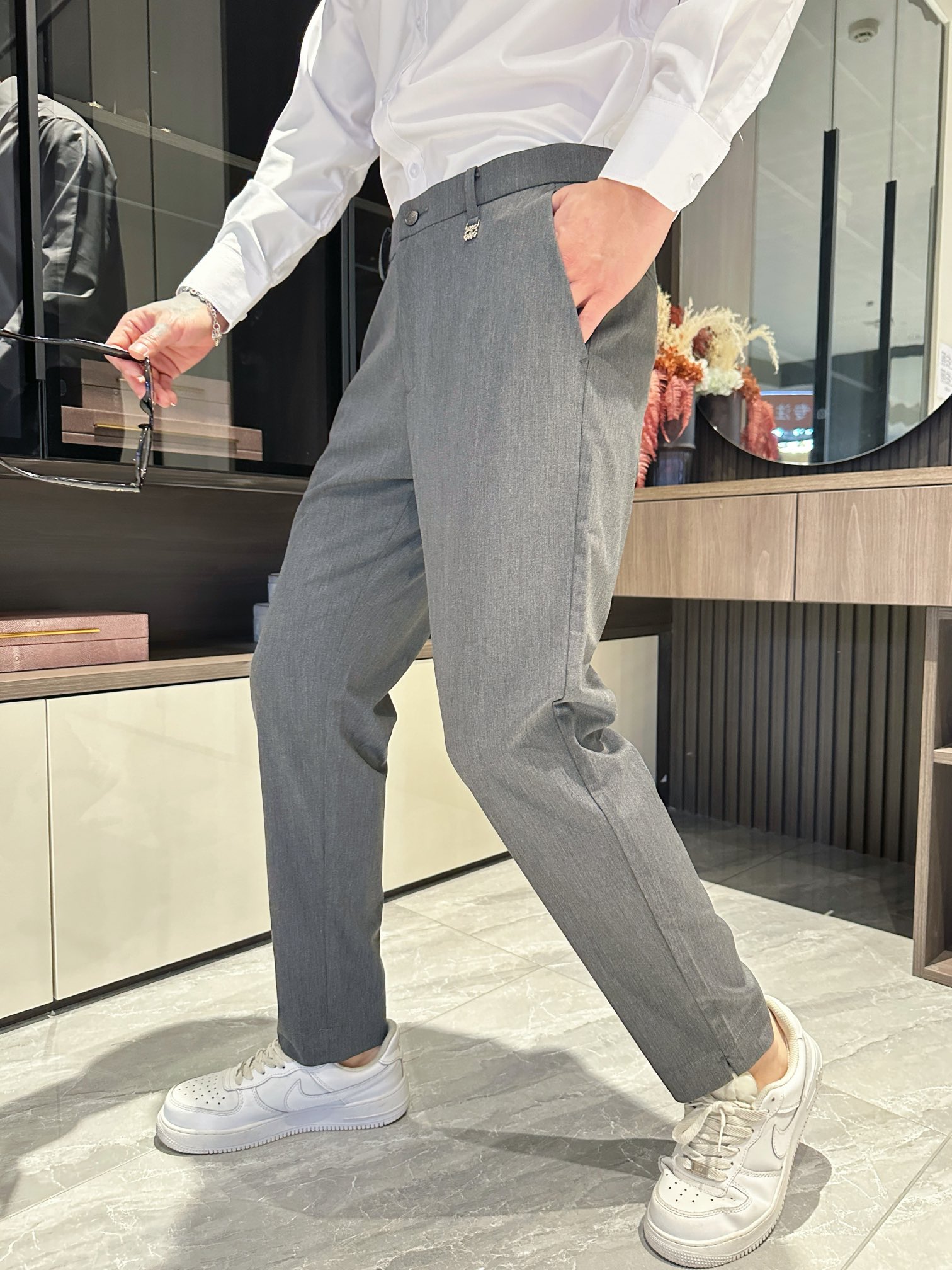 ロエベシャツ メンズ偽物 スラックス 通気性いい カジュアルパンツ 通勤 ズボン ハンサム グレイ_3