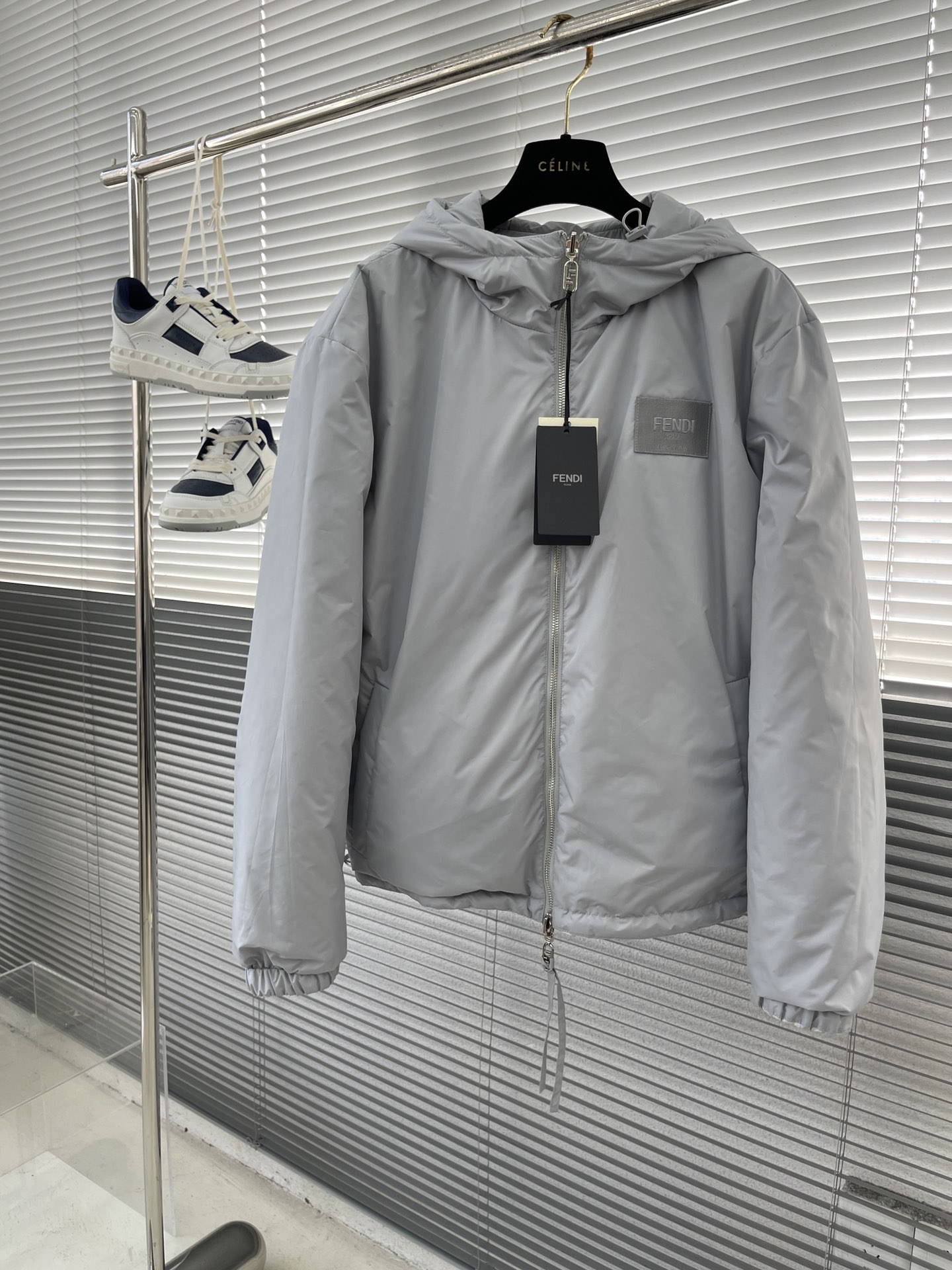 fendi アウターコピー ジャケット 両面兼用 トップス 保温 暖かい フード付き シンプル グレイ_2