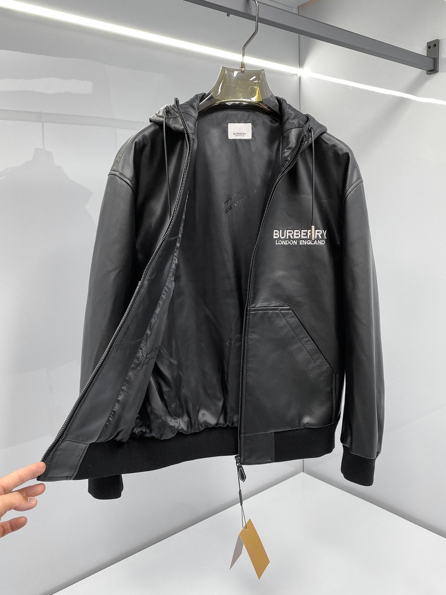 高級感溢れるバーバリー ジャケットコピー レザー 防風 暖かい アウター 高品質 ブラック_3