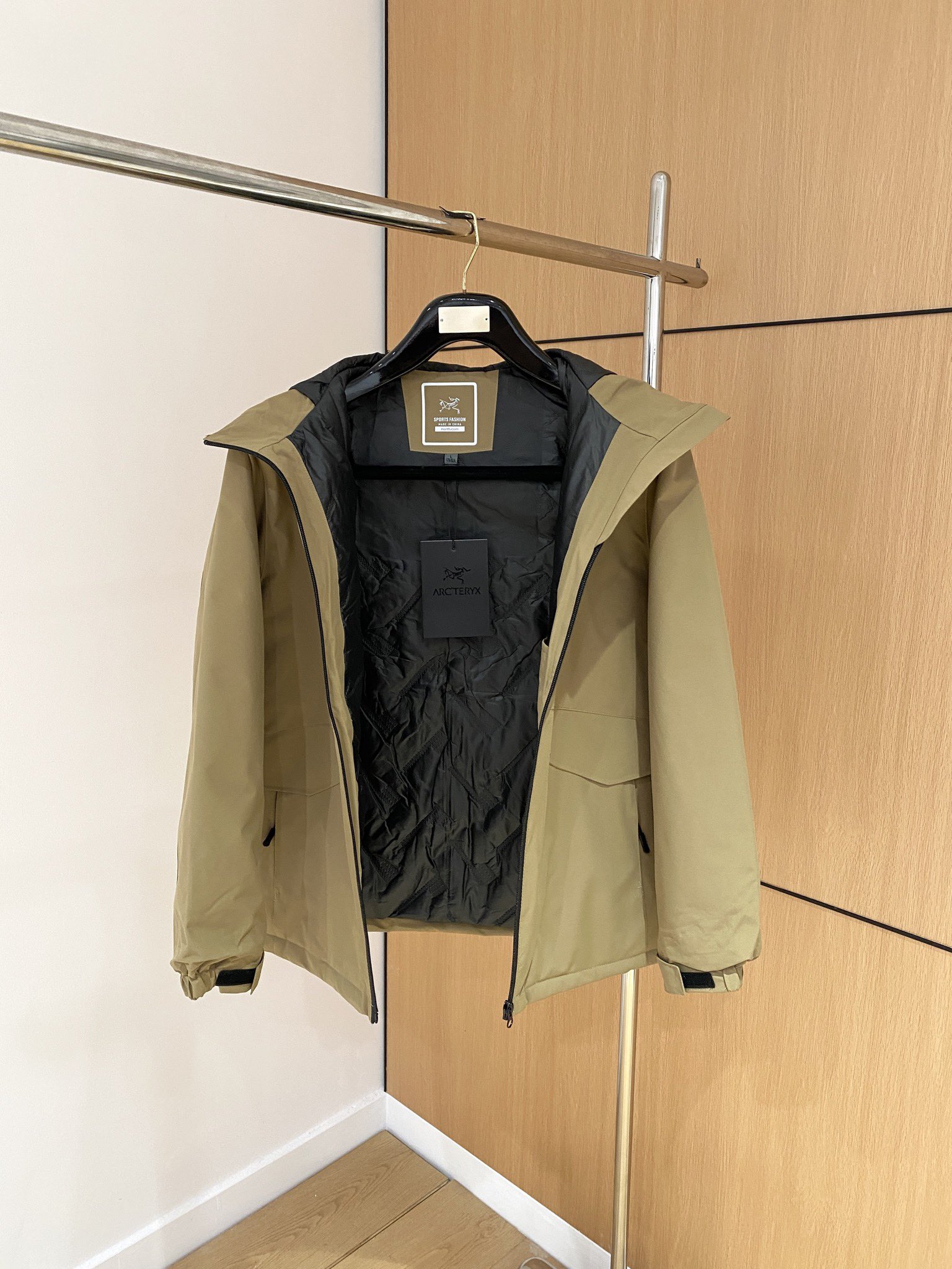 アークテリクス マウンテン ジャケットコピー アウター 防風 軽量 トップス フード付き 保温 グリーン_6