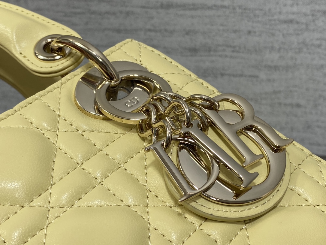 人気流行品 dior レディトート バッグスーパーコピー 牛革 優雅レディ レザー 斜め掛けバッグ ハンドバッグ イエロー_3