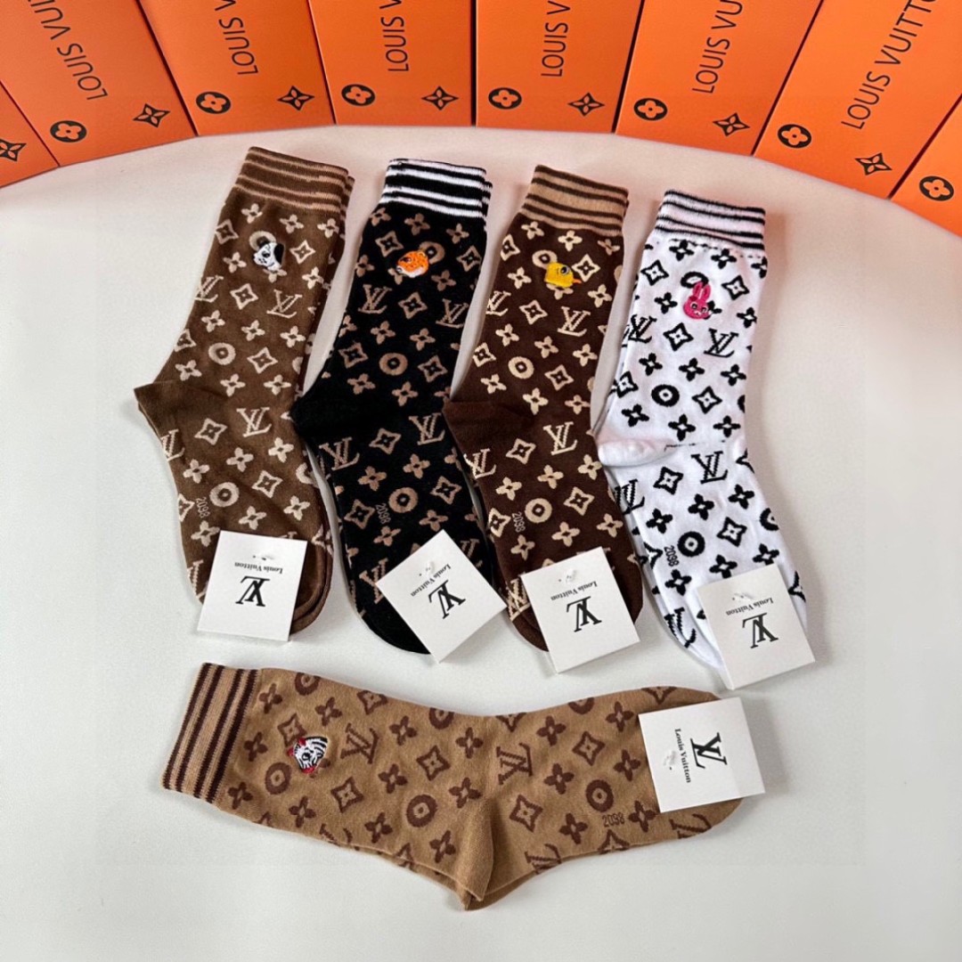 LV 上質のルイヴィトン 靴下 公式偽物 刺繍 シンプル 純綿 抗菌 ソックス 柔軟  防臭 5足セット_2