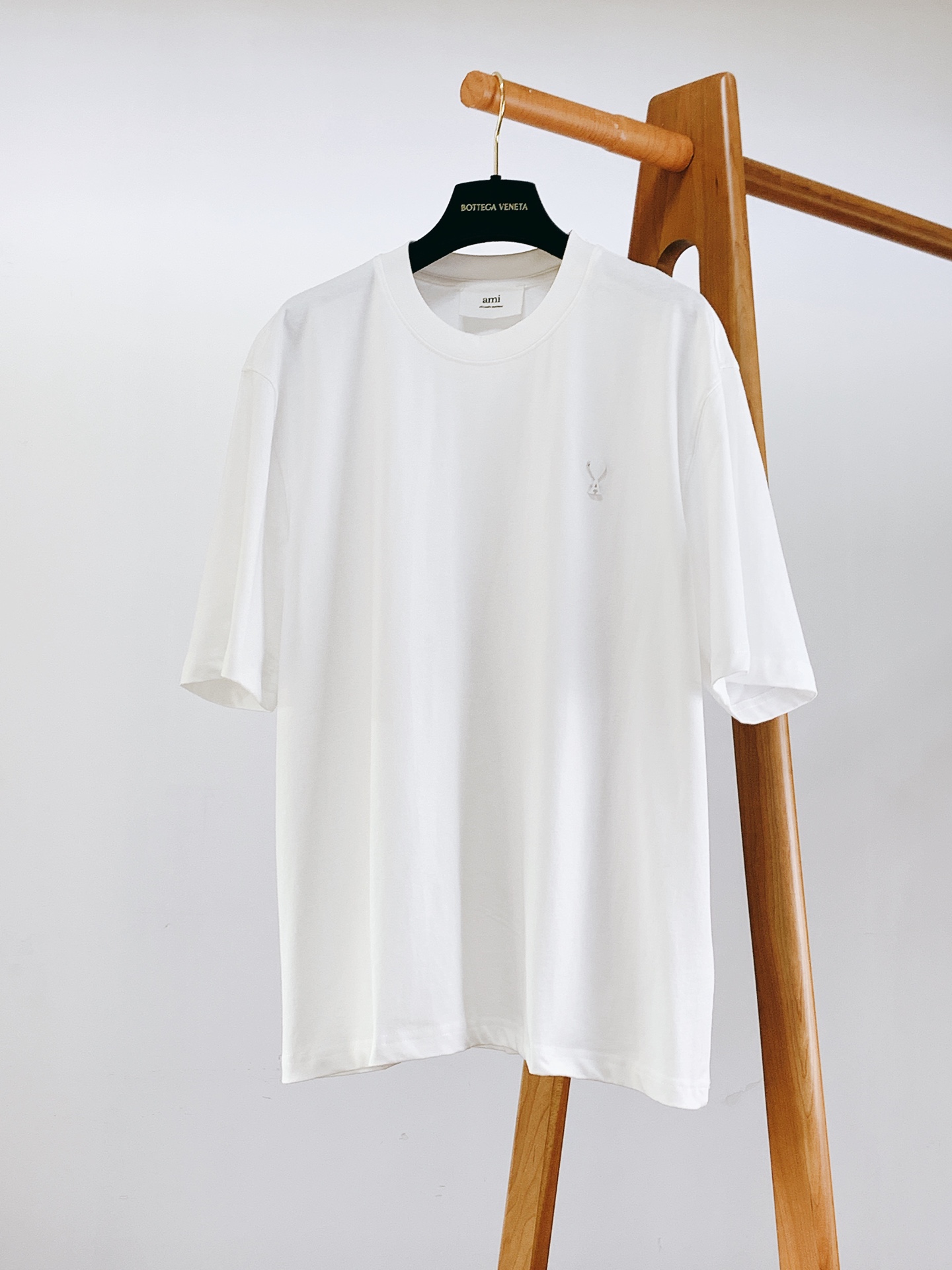 AMI アミ tシャツ 縫い方偽物 トップス 半袖 ロゴプリント 100％綿 シンプル ホワイト_1