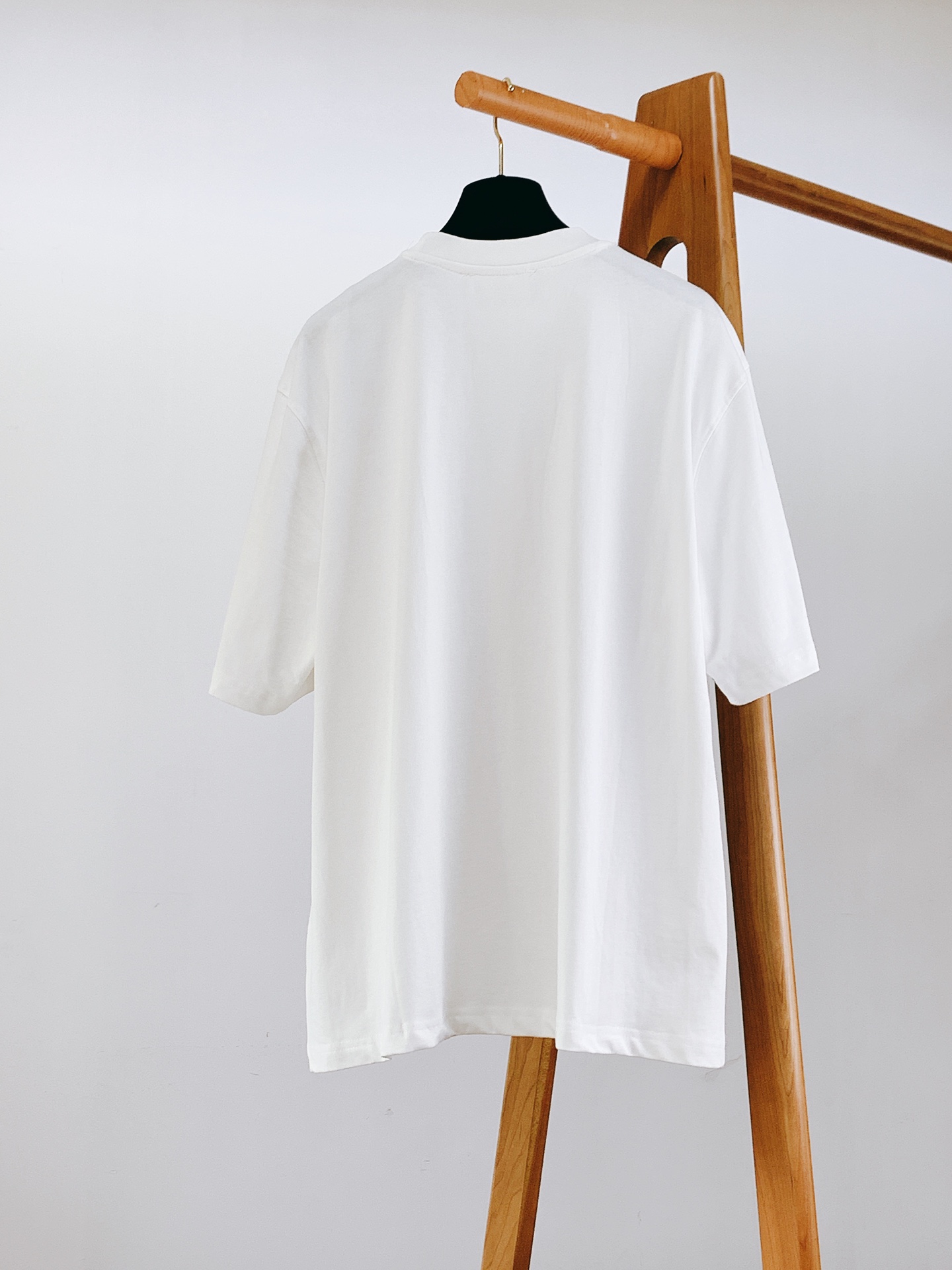 AMI アミ tシャツ 縫い方偽物 トップス 半袖 ロゴプリント 100％綿 シンプル ホワイト_2