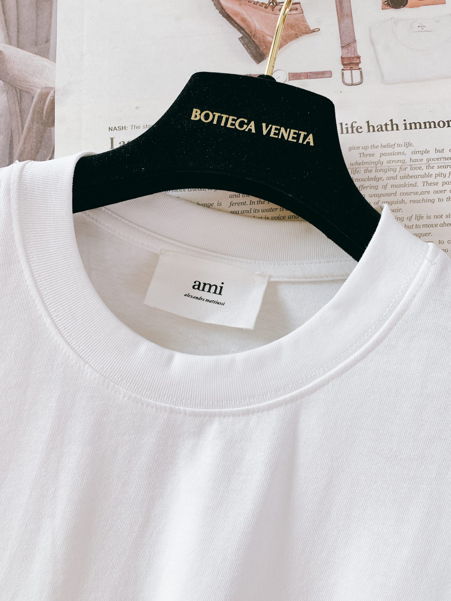 AMI アミ tシャツ 縫い方偽物 トップス 半袖 ロゴプリント 100％綿 シンプル ホワイト_3