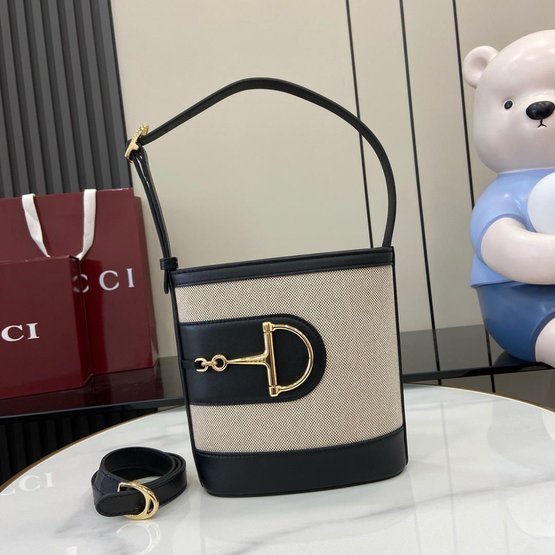 現代感 グッチ バッグコピー 牛革 レザー ハンドバッグ 大容量 ファッション 833665 ホワイト_1