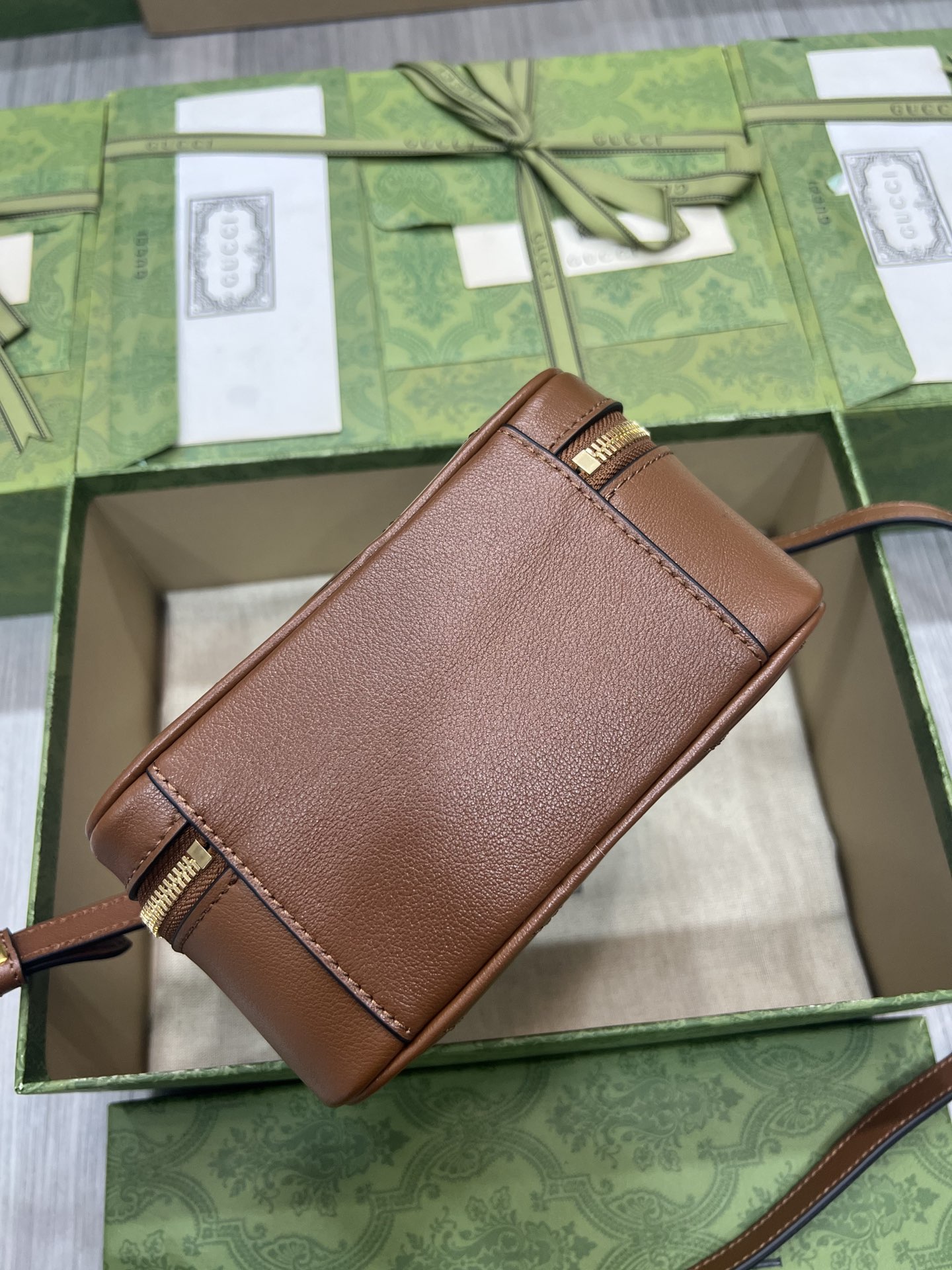 gucci リュックスーパーコピー 斜め掛けバッグ 牛革 レザー ハンドバッグ 744434 シンプル ブラウン_5